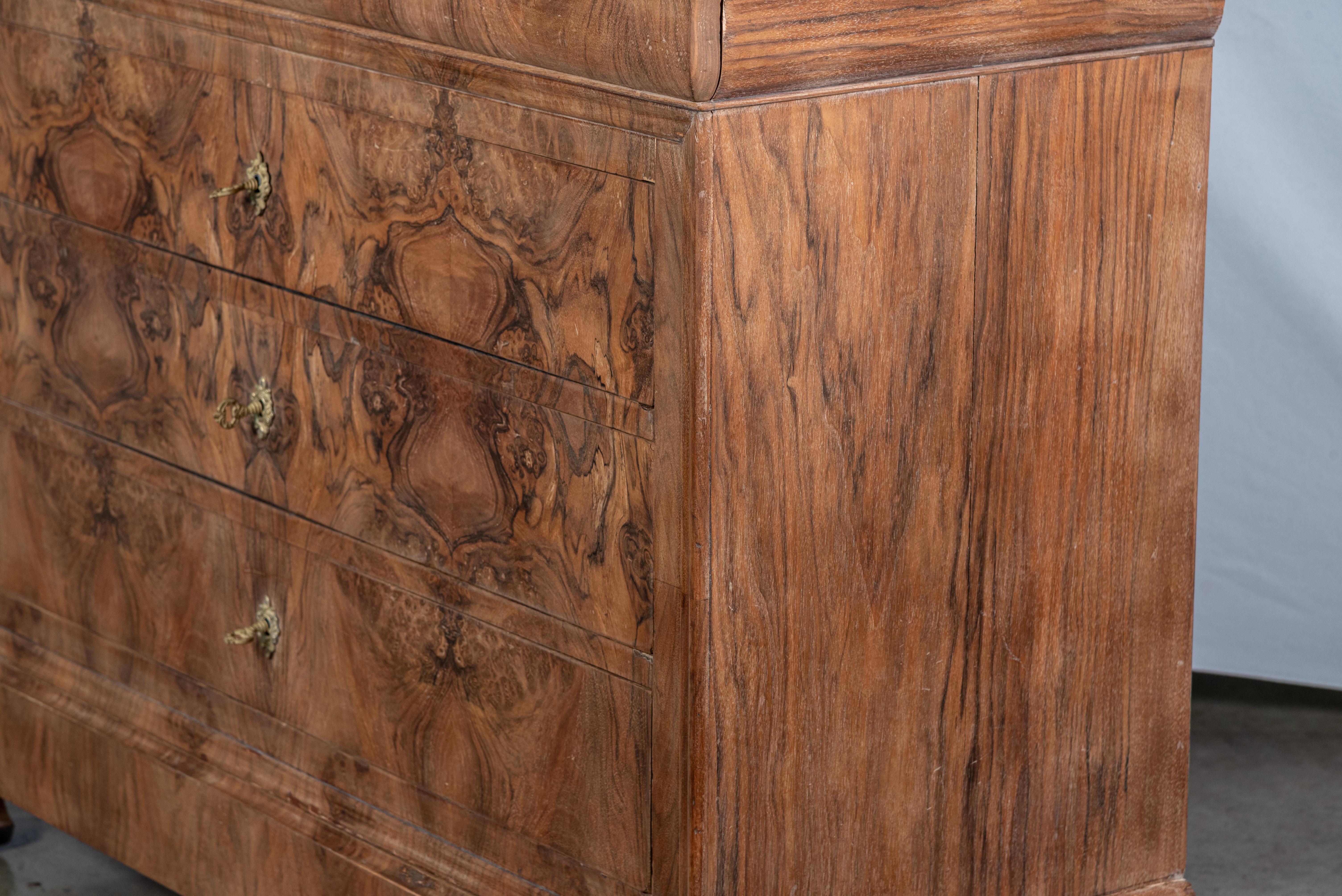 Francese Commode francese in noce Louis Philippe del XIX secolo in vendita