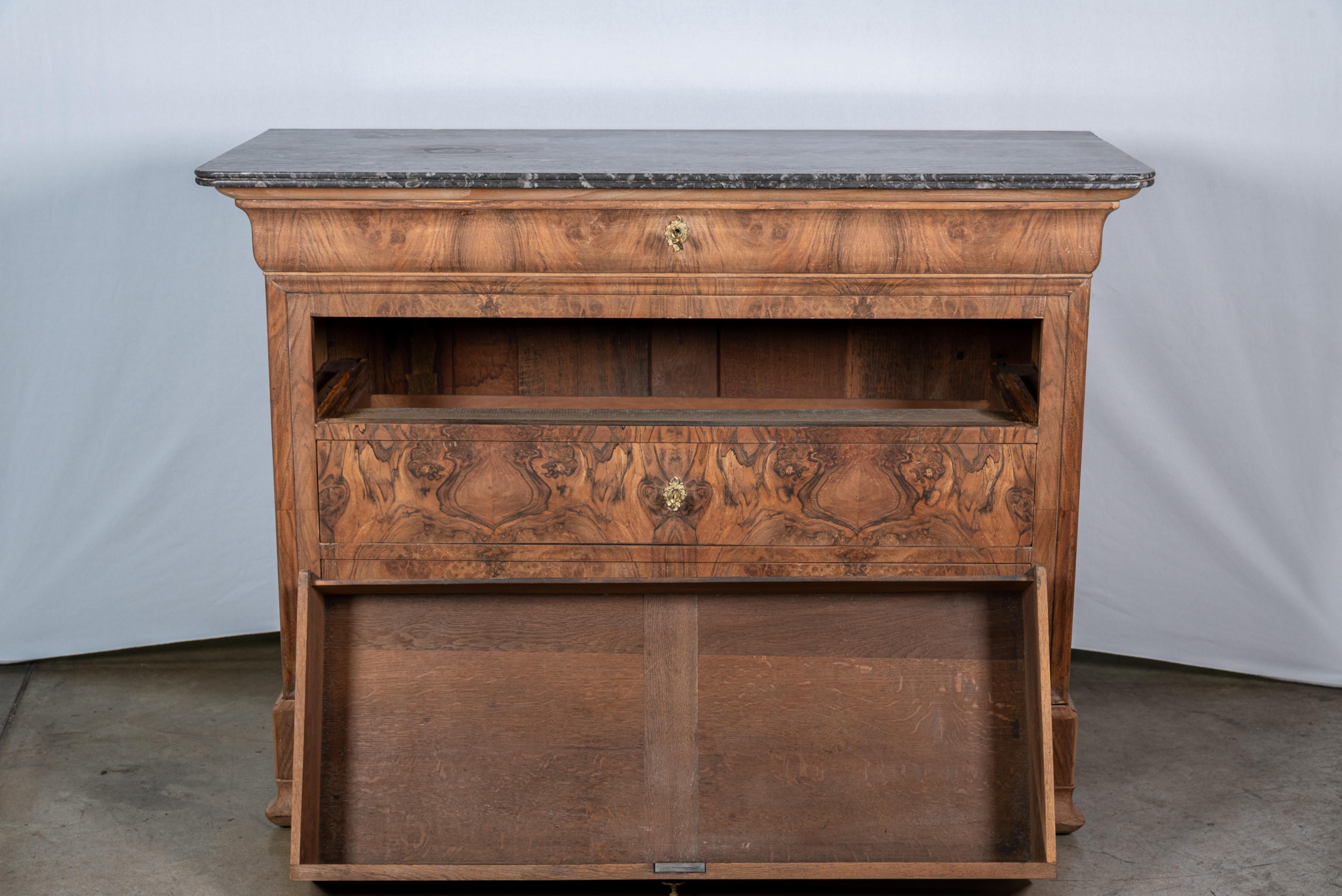 19th Century French Walnut Louis Philippe Commode For Sale 2