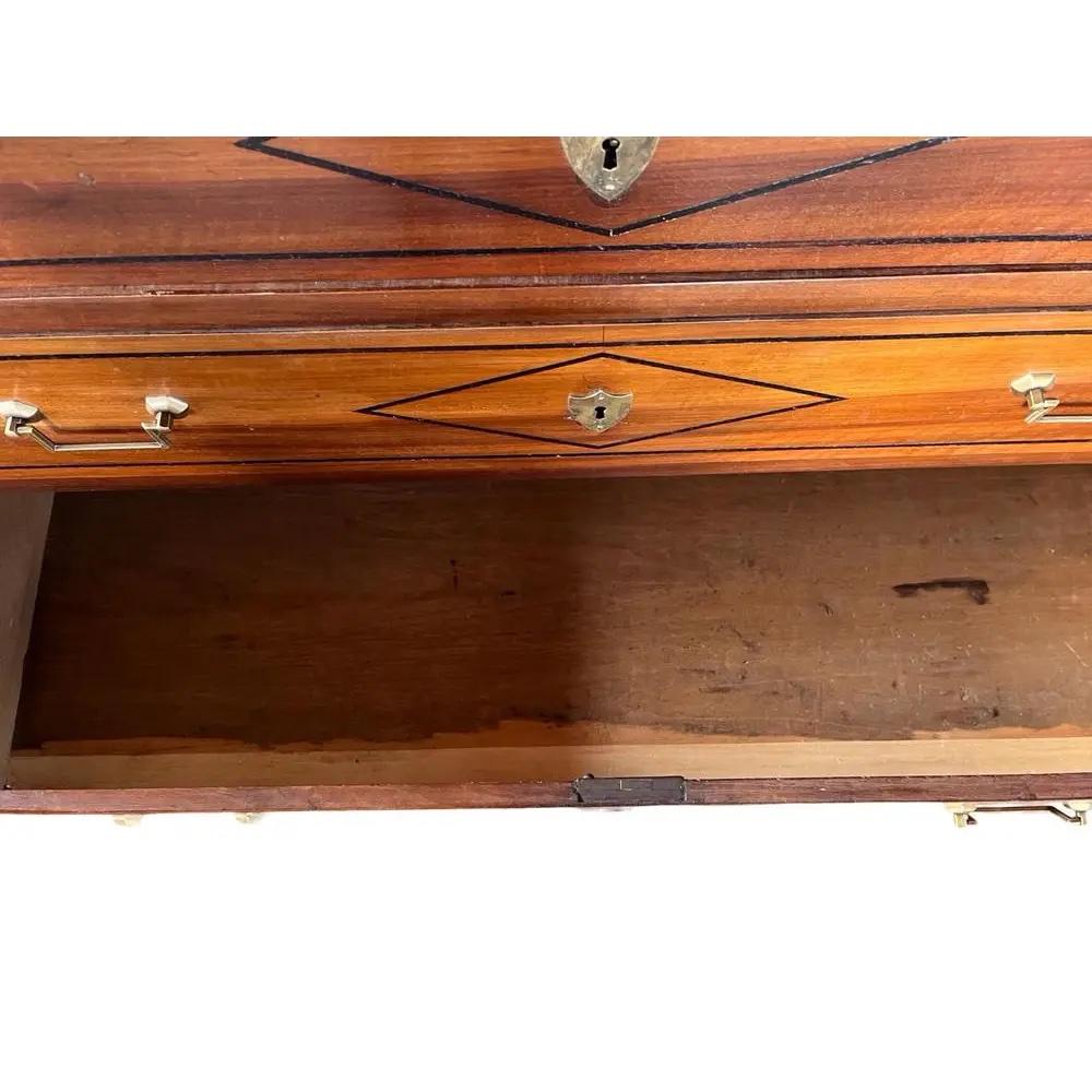 Noce francese del XIX secolo  Commode / Cassettiera / Cassettone Luigi XVI in vendita 5