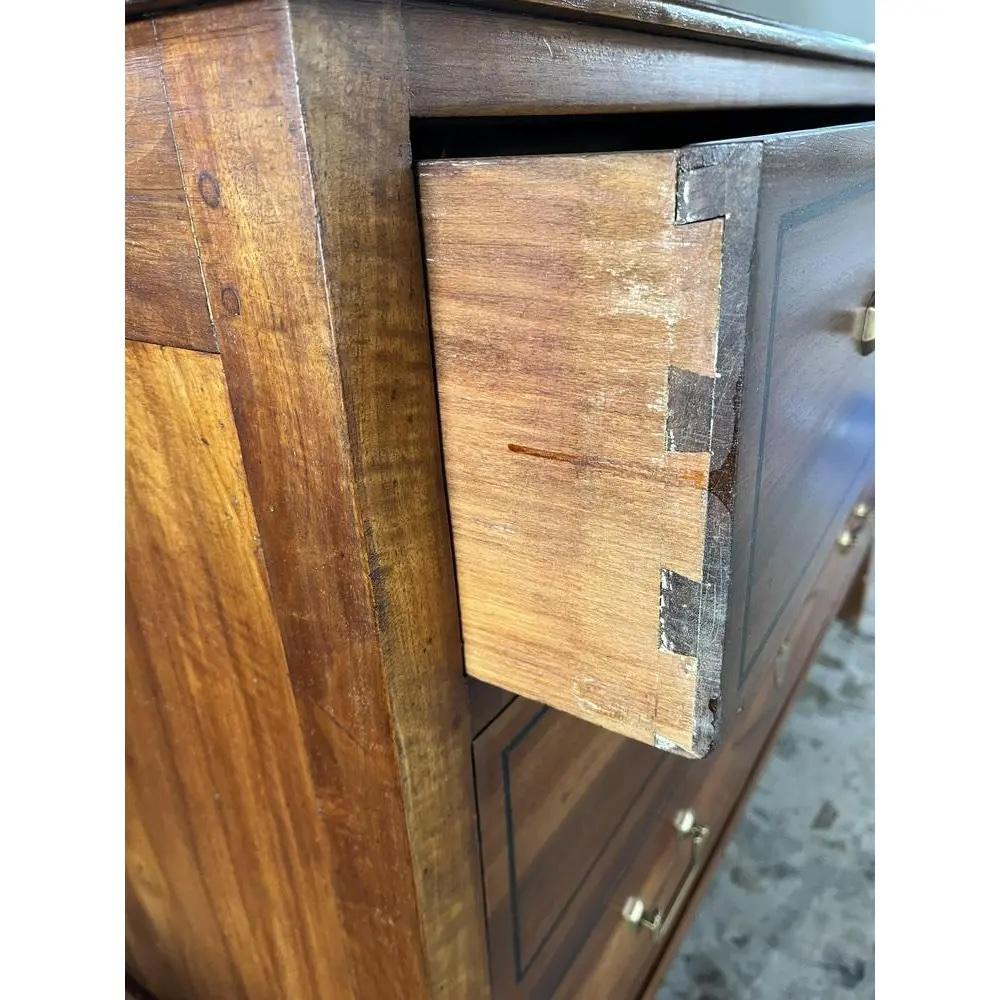 Francese Noce francese del XIX secolo  Commode / Cassettiera / Cassettone Luigi XVI in vendita