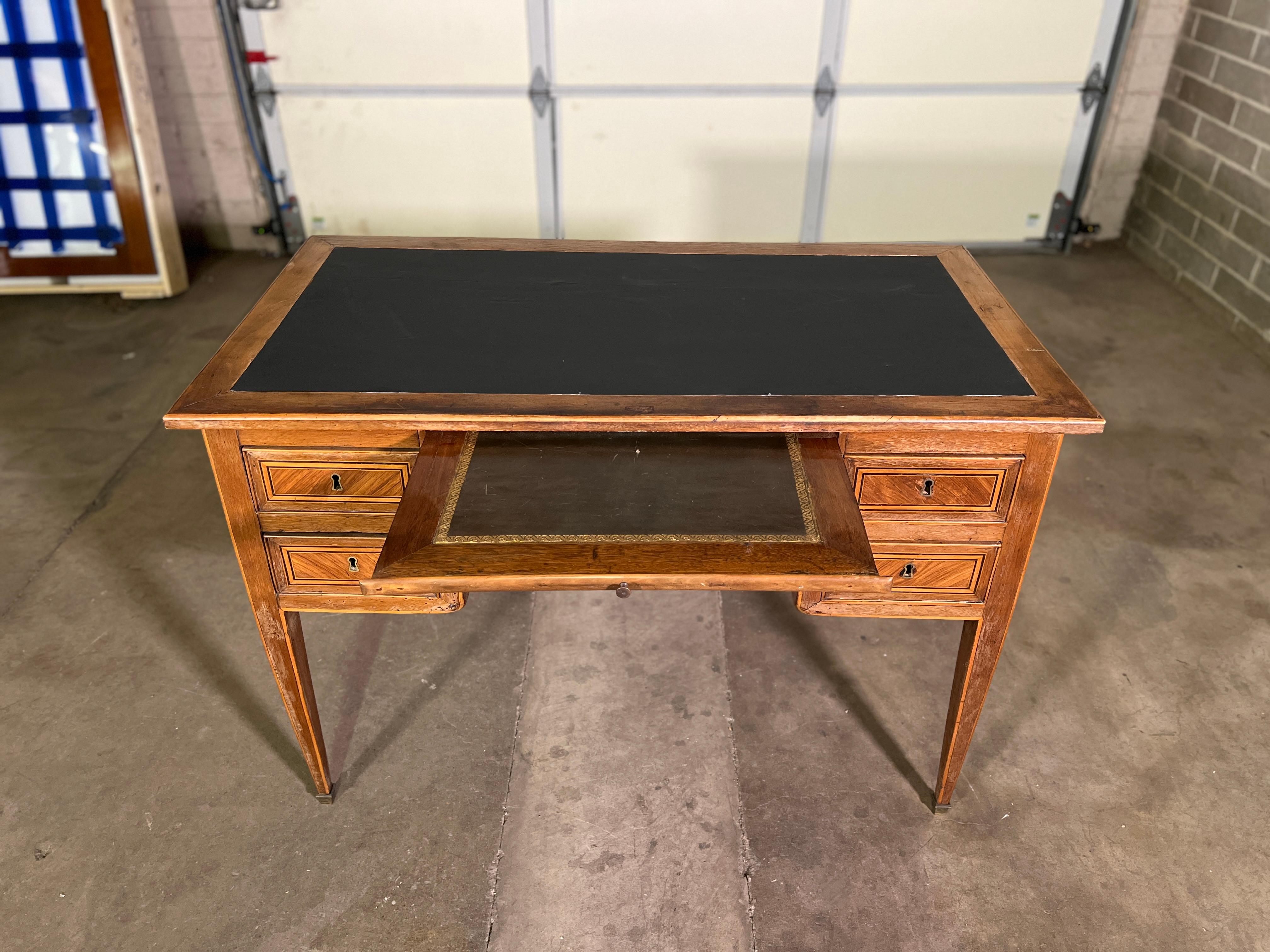 19th Century French Walnut Louis XVI Writing Desk In Good Condition For Sale In Scottsdale, AZ