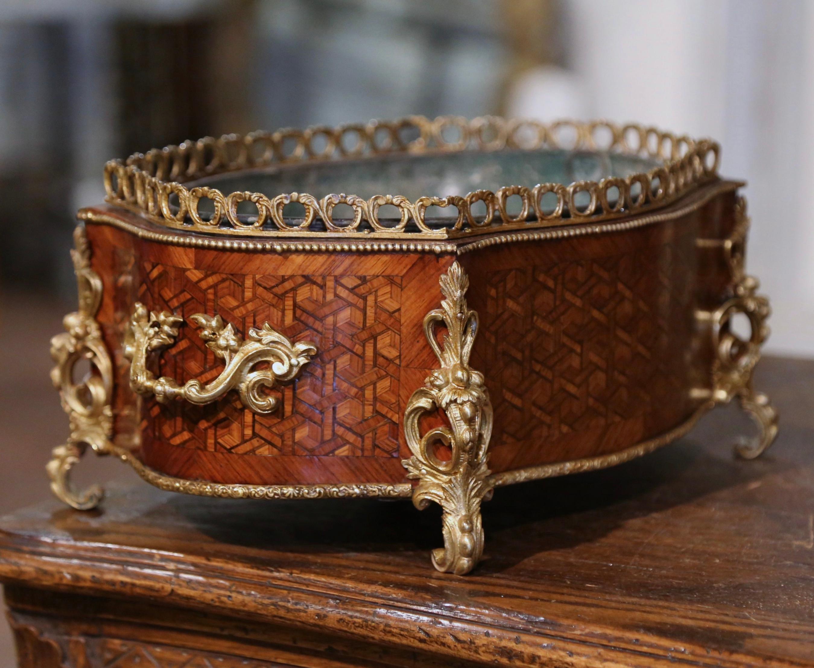 19th Century French Walnut Marquetry & Bronze Mounts Bombe Jardinière with Liner For Sale 3