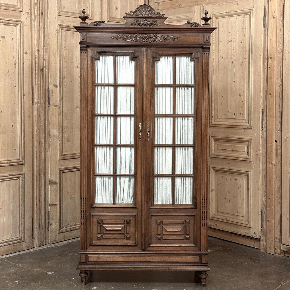 Francese Libreria neoclassica in noce francese del XIX secolo in vendita