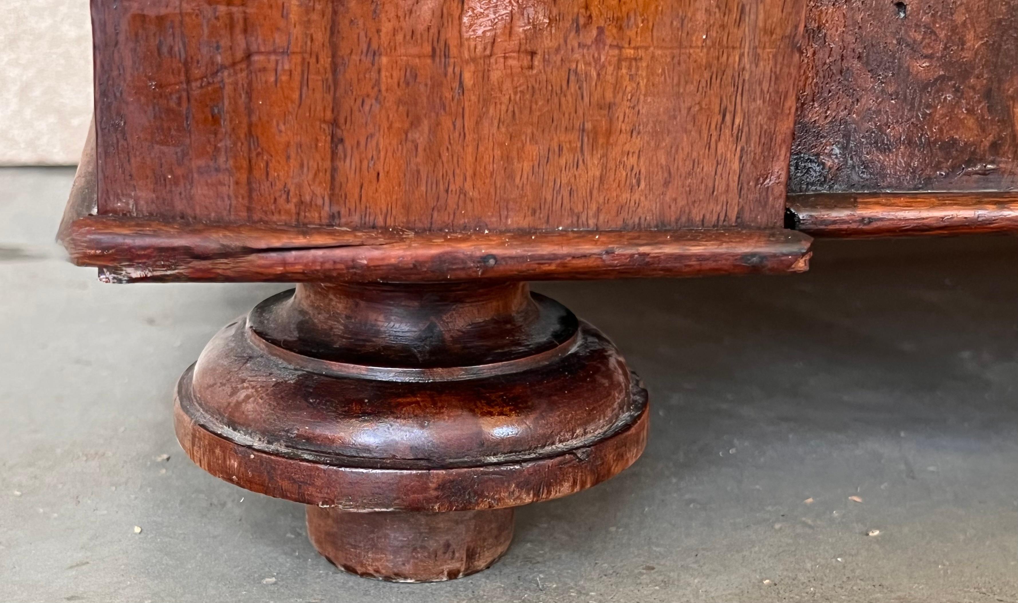 19th Century French Walnut Neoclassical Nightstands with Large Crest For Sale 10