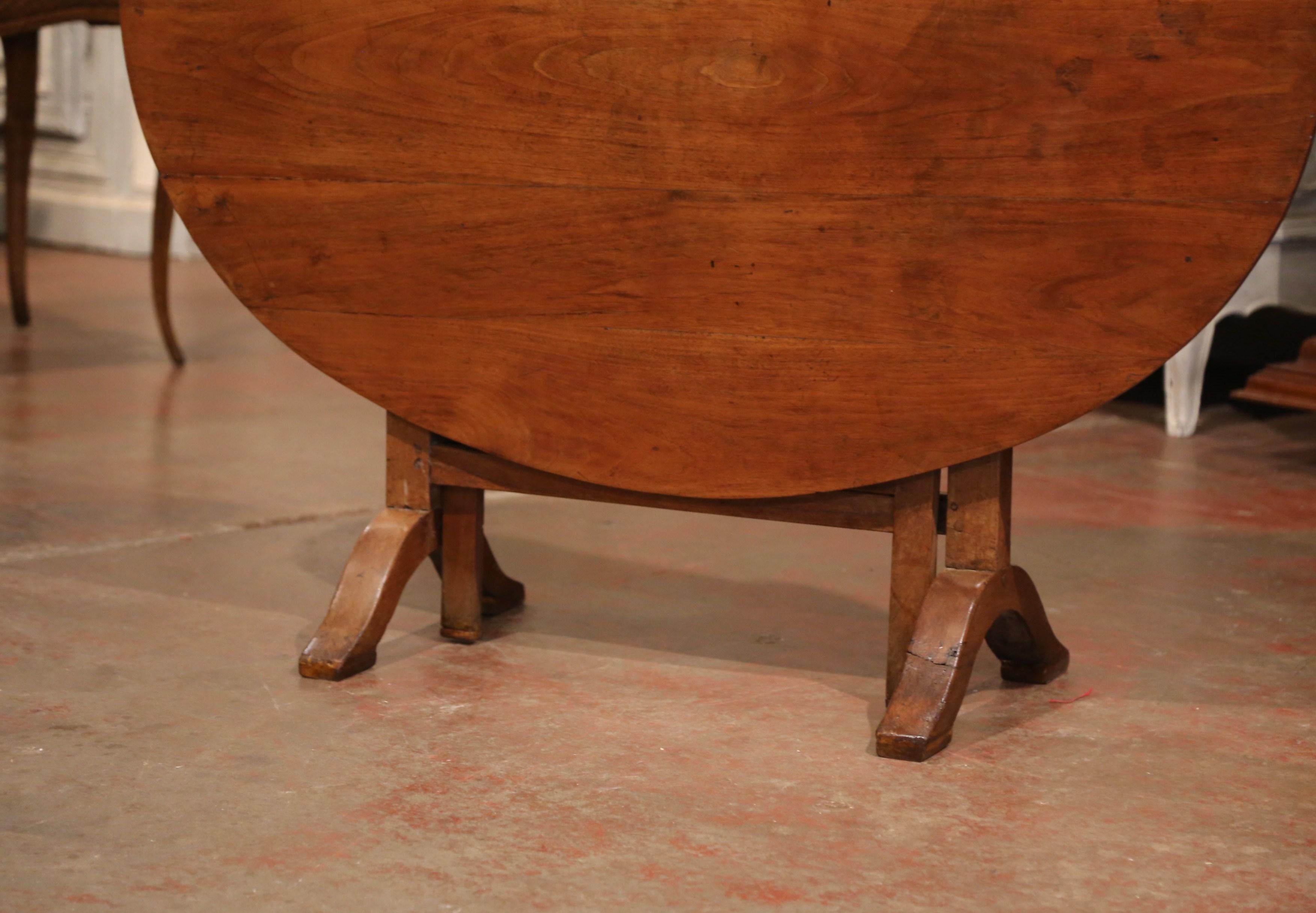 Country 19th Century French Walnut Oval Tilt-Top Wine Tasting Table from Burgundy