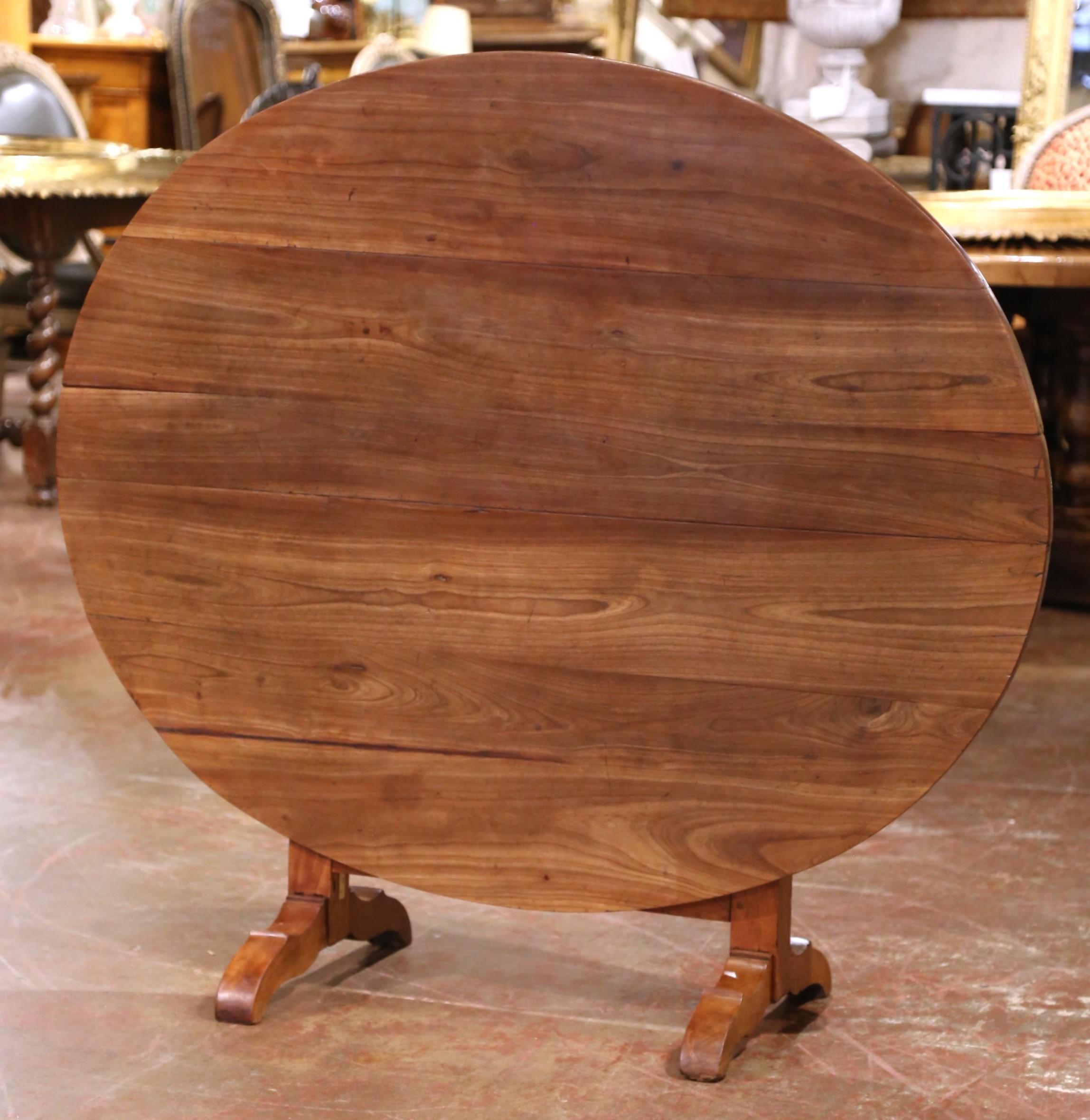 19th Century French Walnut Oval Tilt-Top Wine Tasting Table with Lyre Base In Excellent Condition For Sale In Dallas, TX
