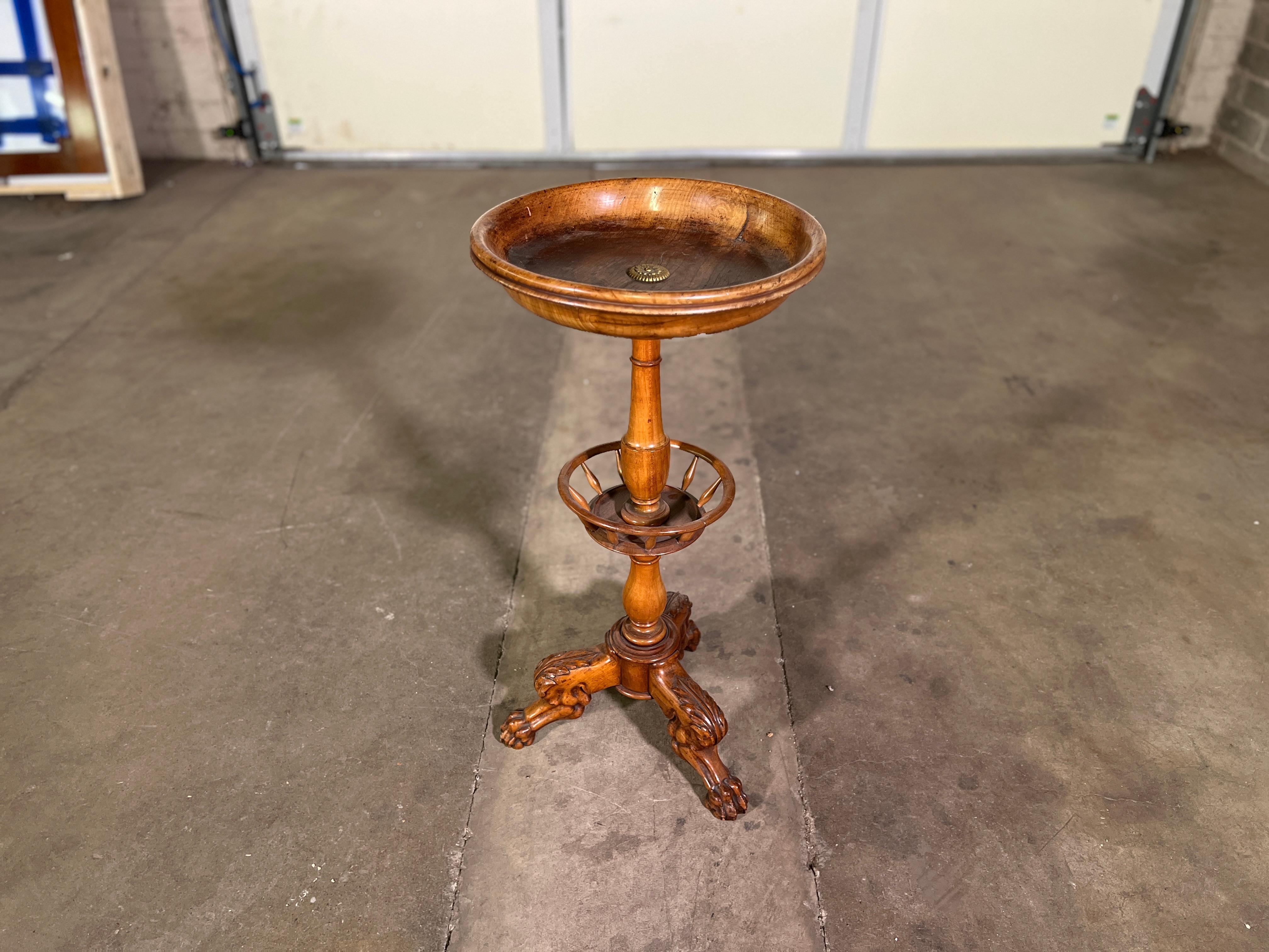 18th Century and Earlier 19th Century French Walnut Petite Gueridon
