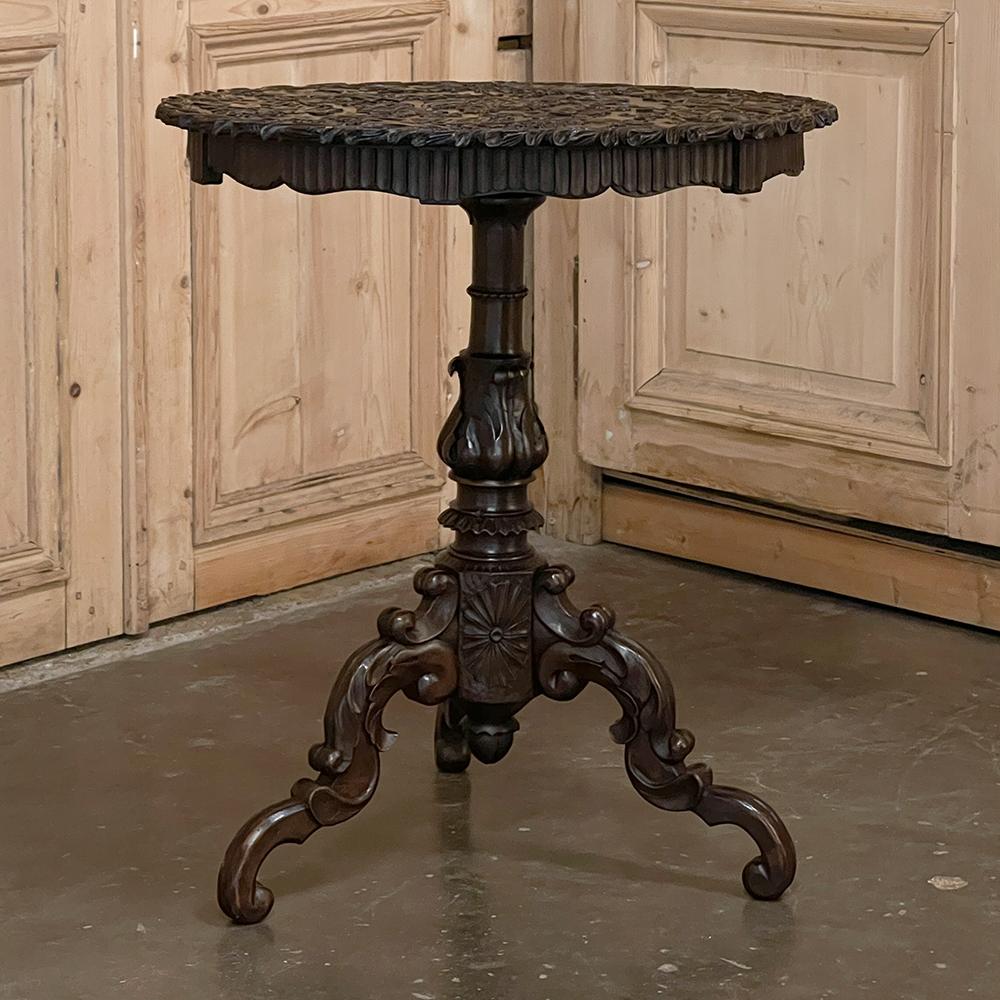 19th Century French Walnut Renaissance Carved Center Table In Good Condition For Sale In Dallas, TX