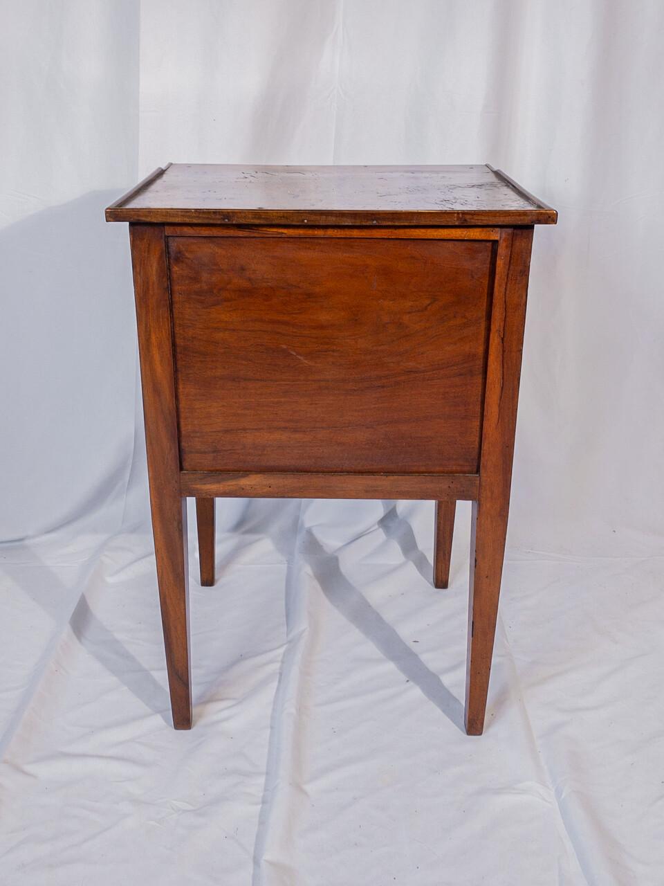 19th Century French Walnut Side Table In Good Condition For Sale In Houston, TX