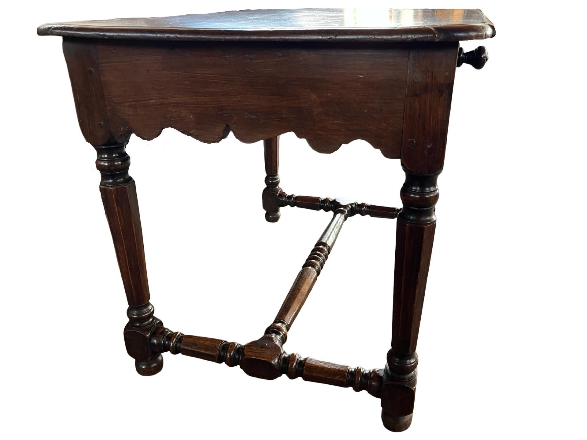 19th Century French Walnut Side Table For Sale 1