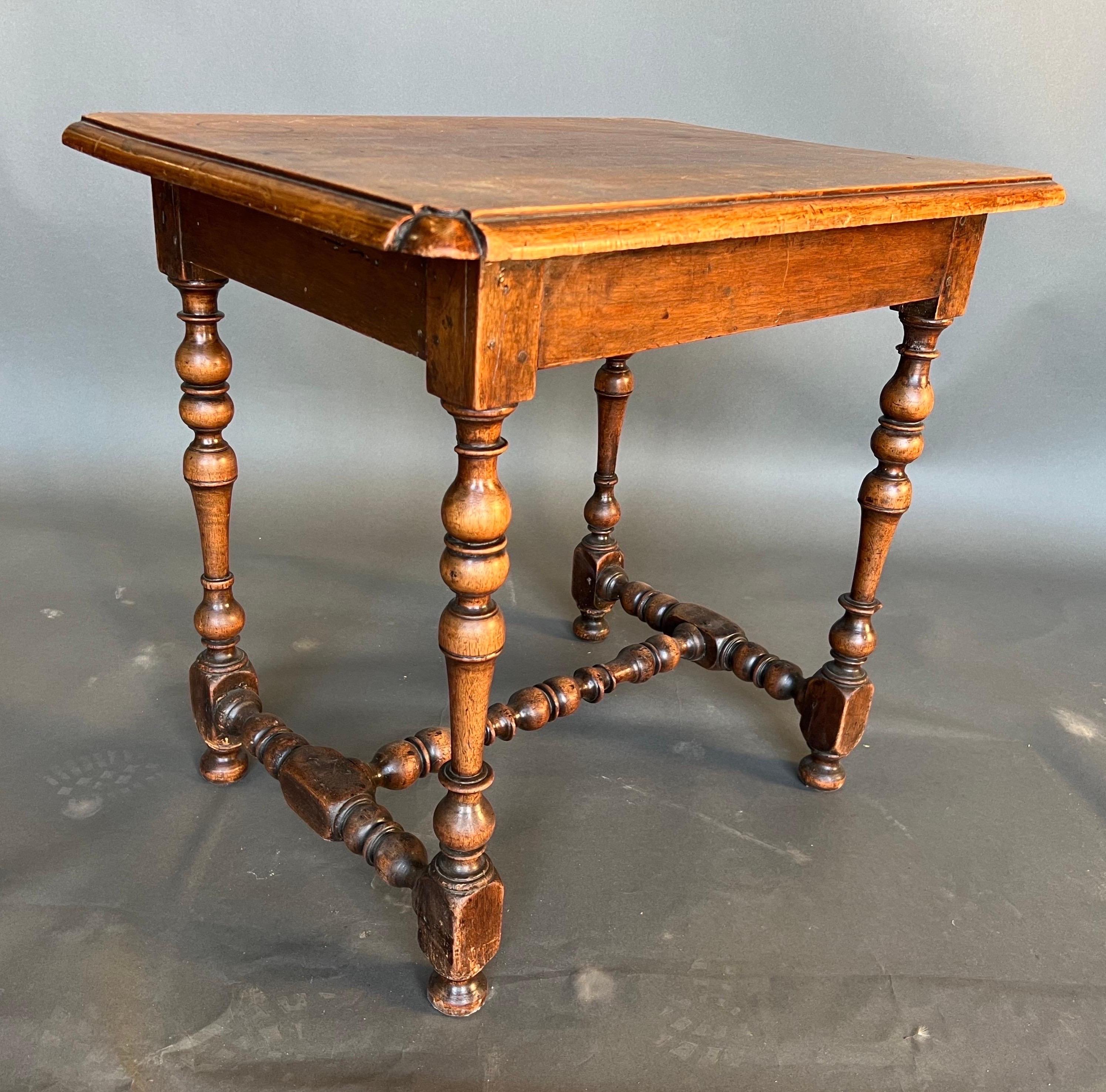 19th Century French Walnut Single Drawer Side Table For Sale 3