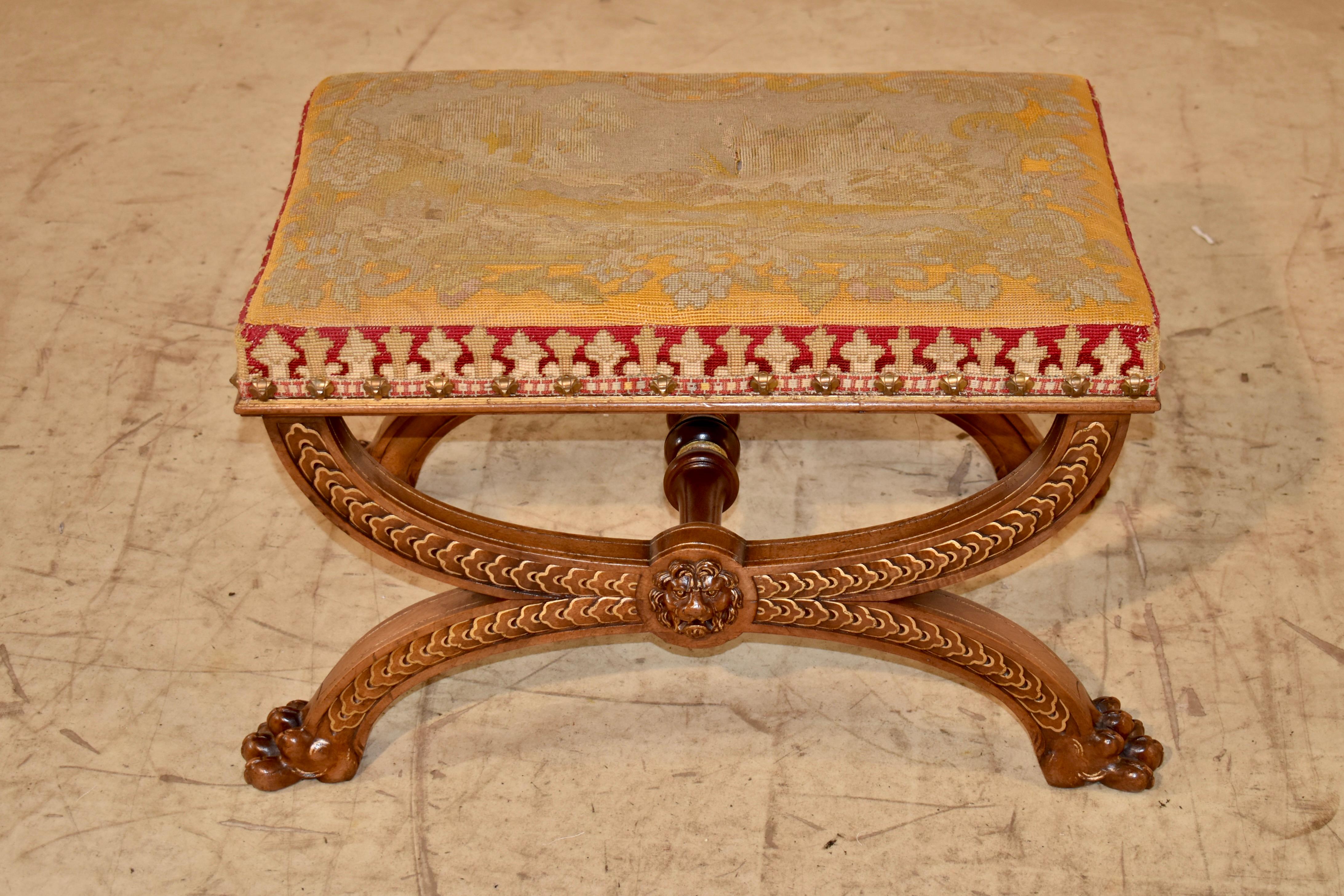 Sgabello francese in noce del XIX secolo in vendita 4