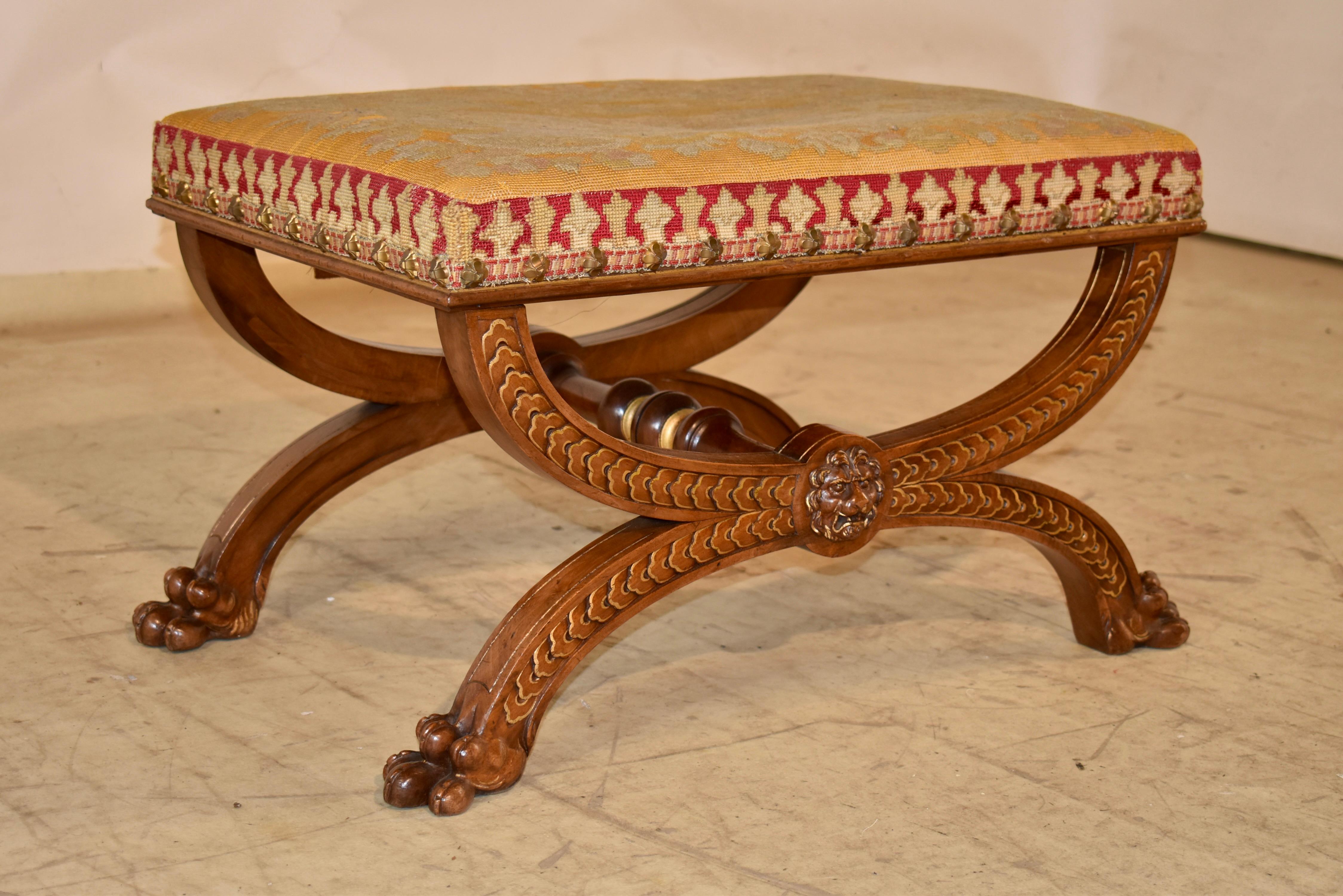 Francese Sgabello francese in noce del XIX secolo in vendita