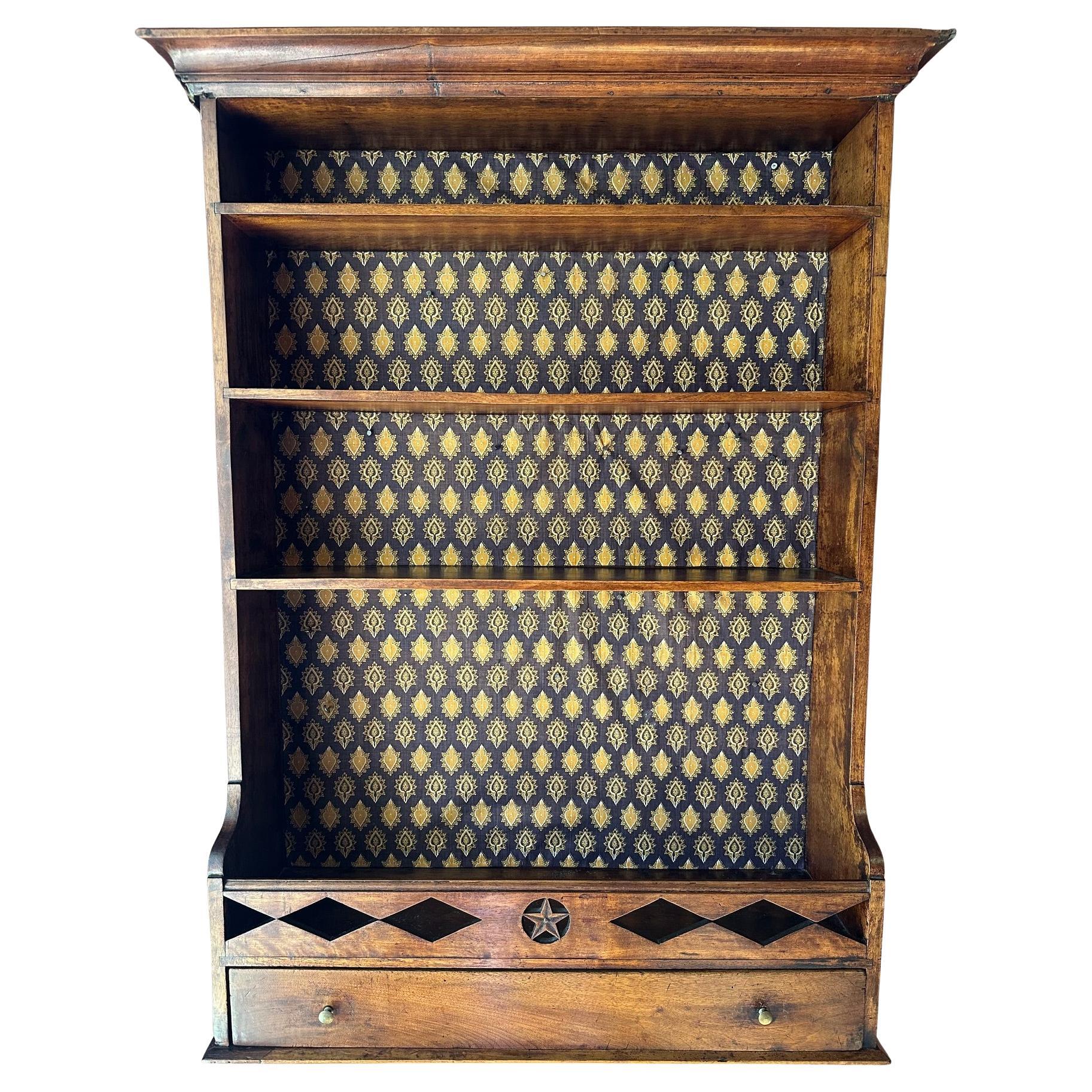 Scaffale da parete in noce francese del XIX secolo con Collectional, anni '70 del XIX secolo