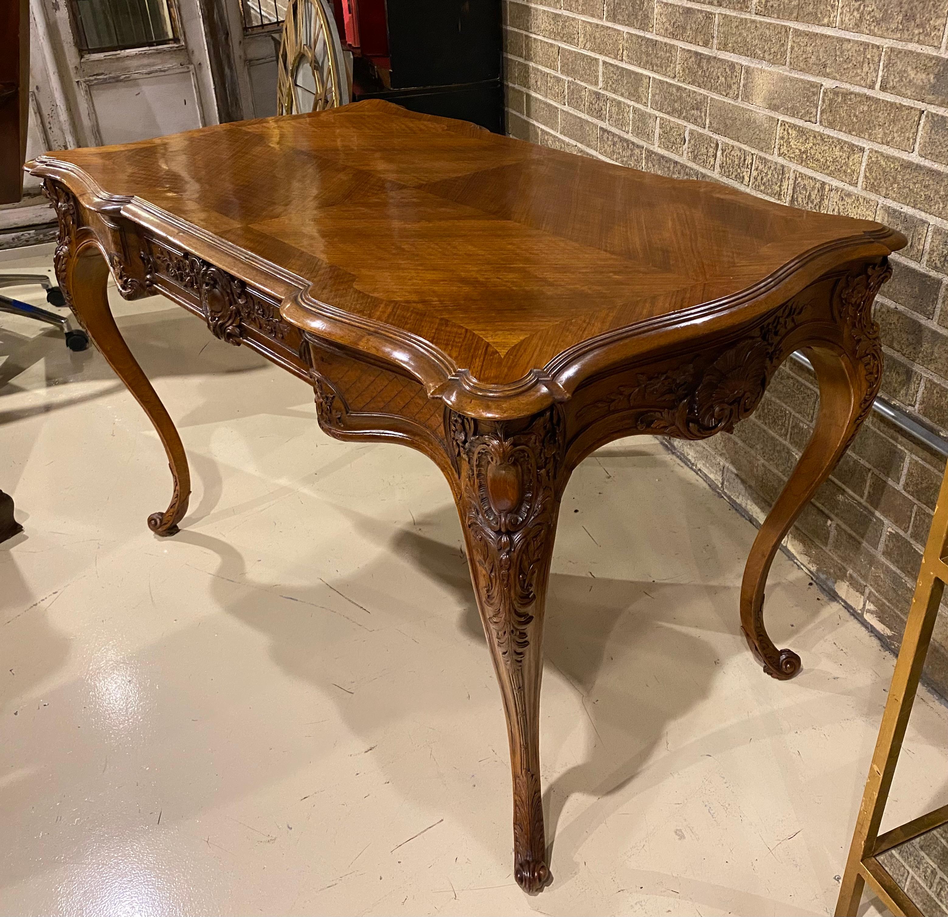 Louis XV 19th Century French Walnut Writing Table Desk, Cabriole Legs Banded Top, Drawer For Sale