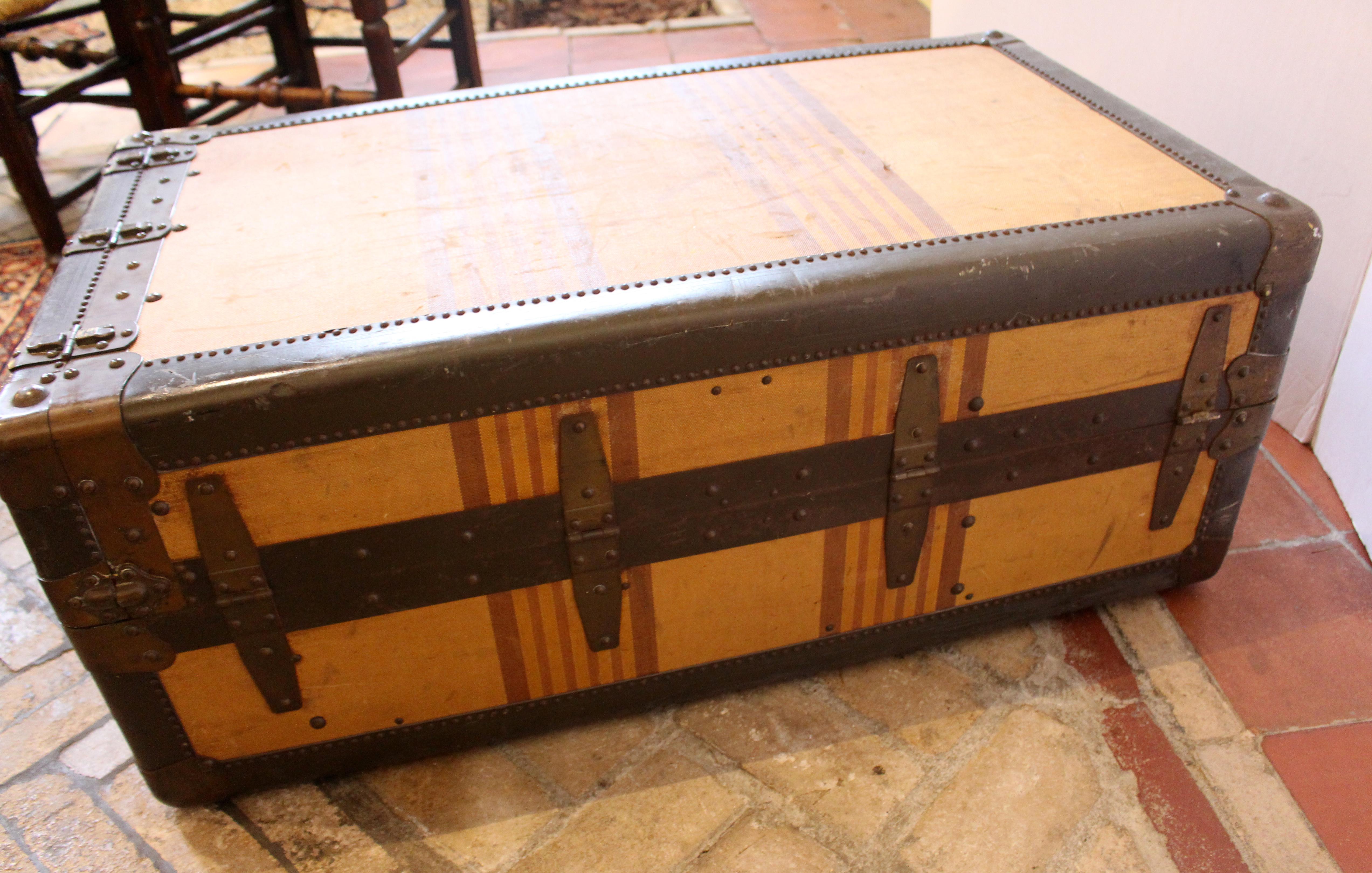 19. Jahrhundert Französisch Garderobe Gepäck Koffer im Zustand „Gut“ im Angebot in Chapel Hill, NC