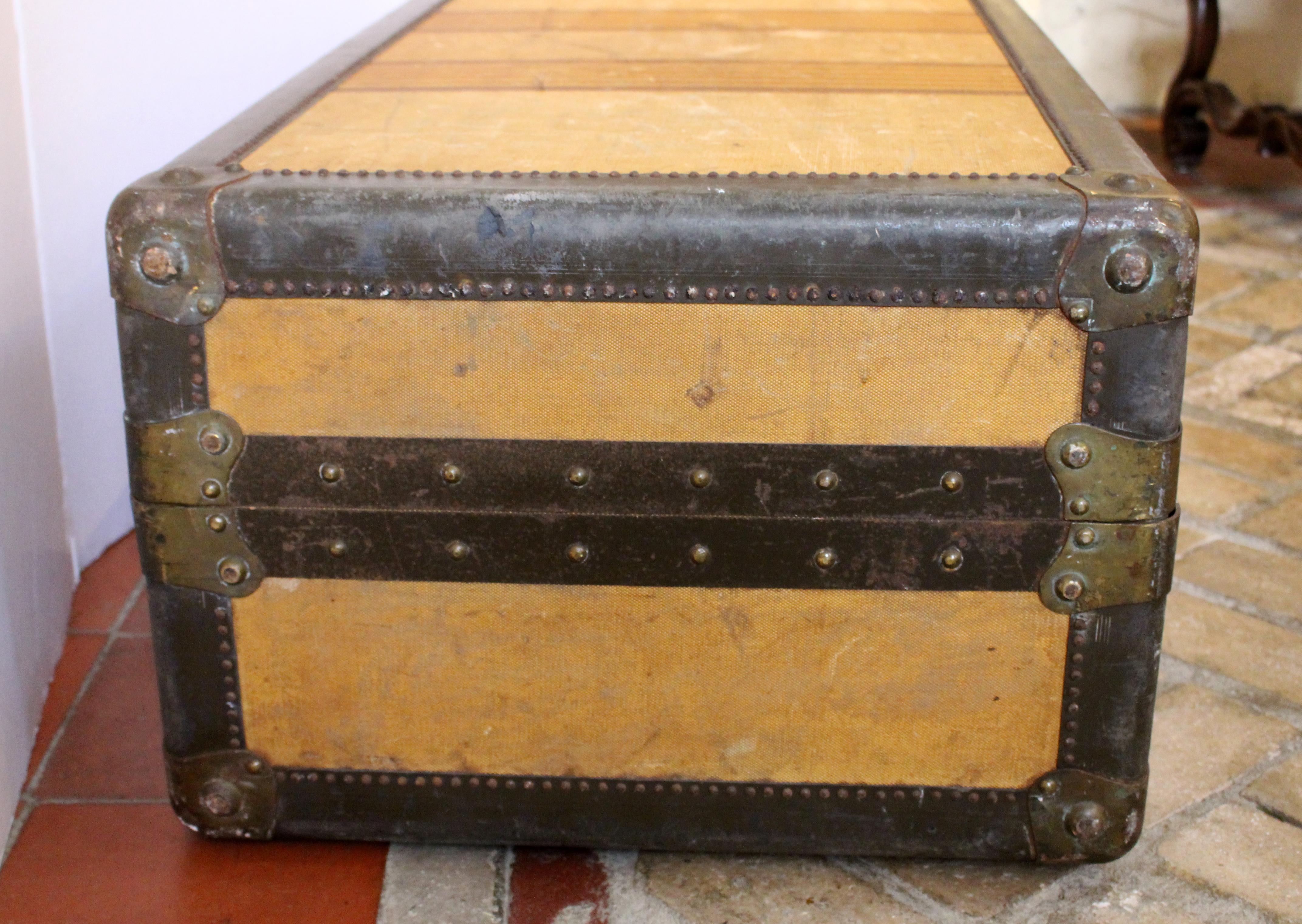 19. Jahrhundert Französisch Garderobe Gepäck Koffer (Metall) im Angebot
