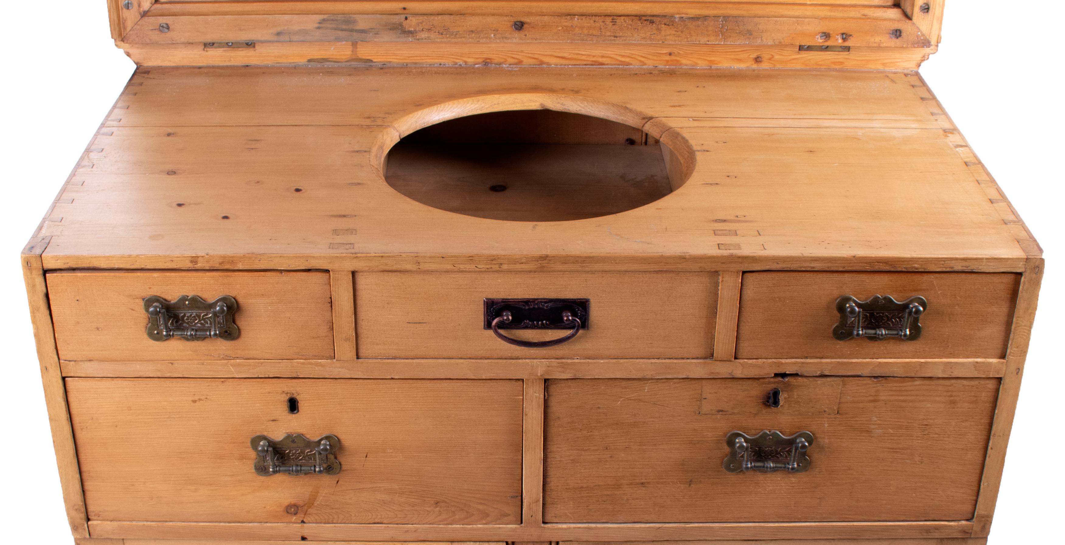 19th Century French Wash-Room Five-Drawer Chest with Two Panel Doors In Good Condition For Sale In Marbella, ES
