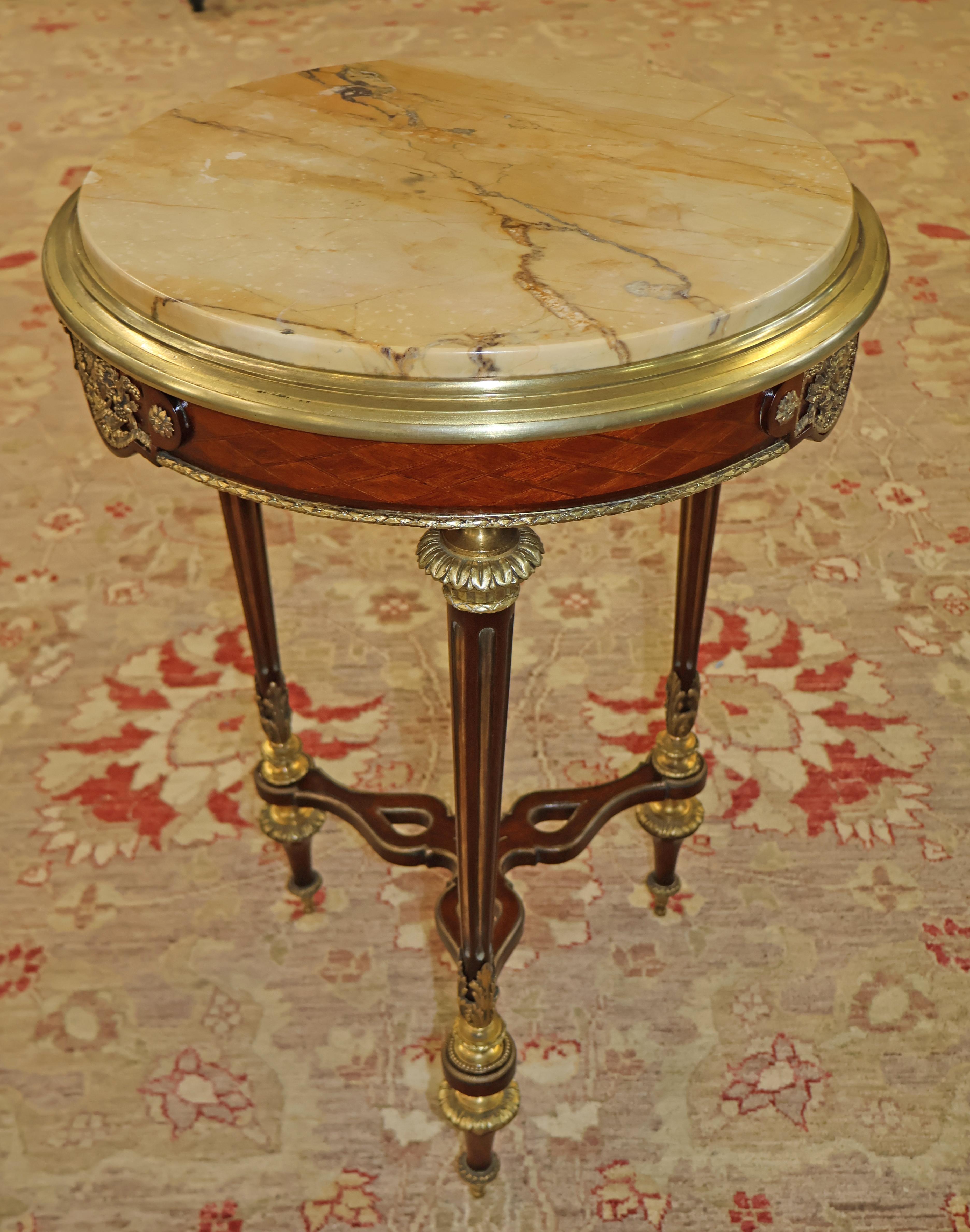 Table de guéridon à plateau de marbre de style Weisweiler du 19e siècle par Henry Dasson Bon état - En vente à Long Branch, NJ
