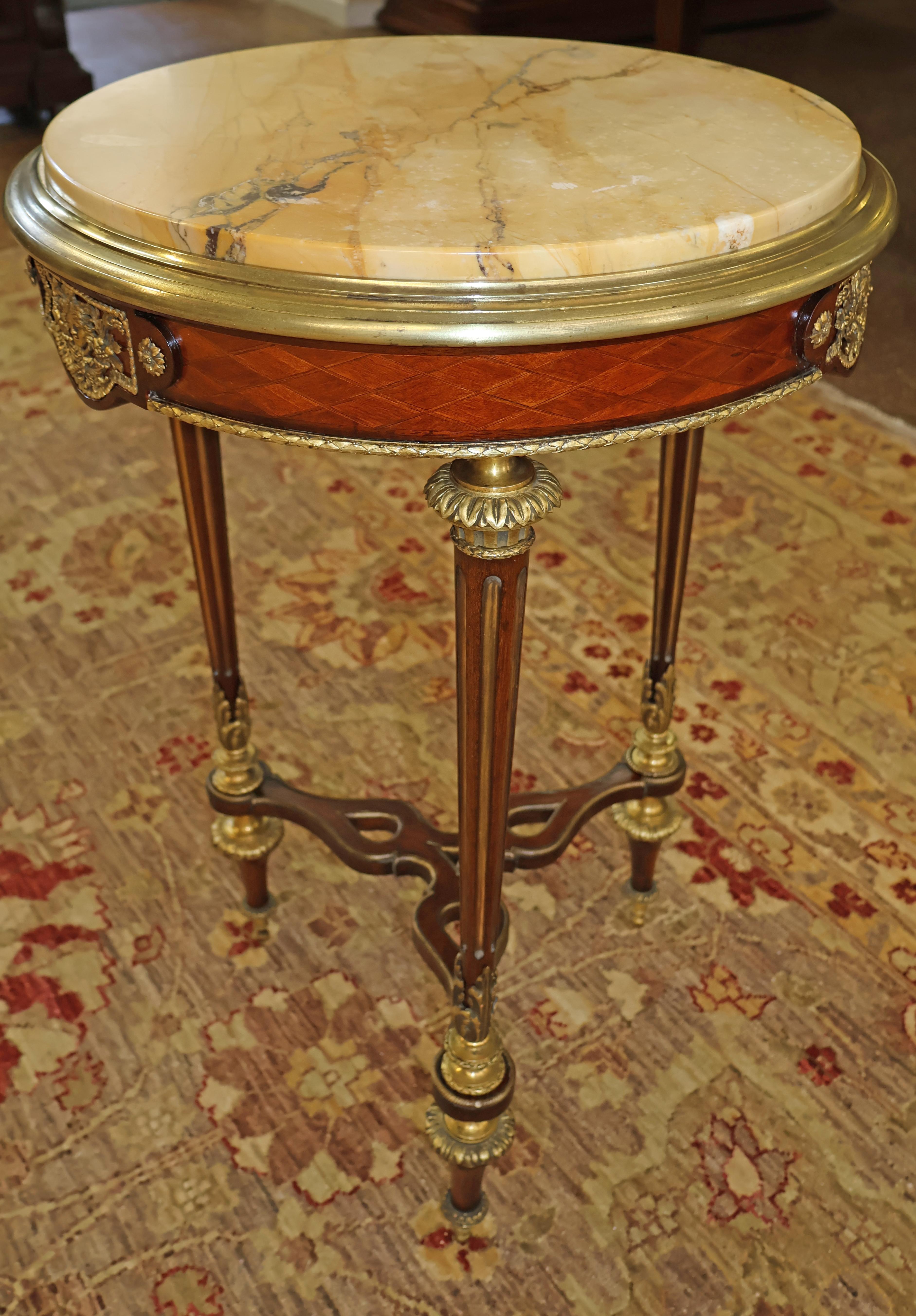 Bronze Table de guéridon à plateau de marbre de style Weisweiler du 19e siècle par Henry Dasson en vente