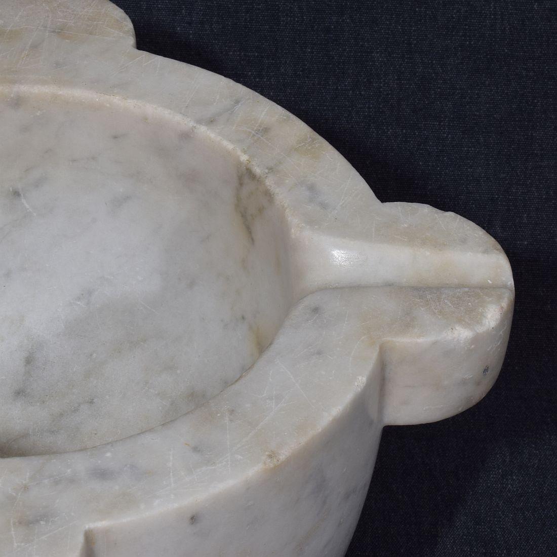 Mortaio francese in marmo bianco del XIX secolo in vendita 3