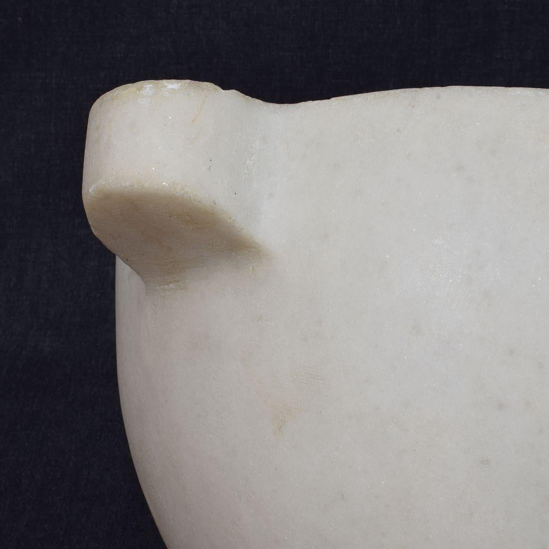 Mortaio francese in marmo bianco del XIX secolo in vendita 4