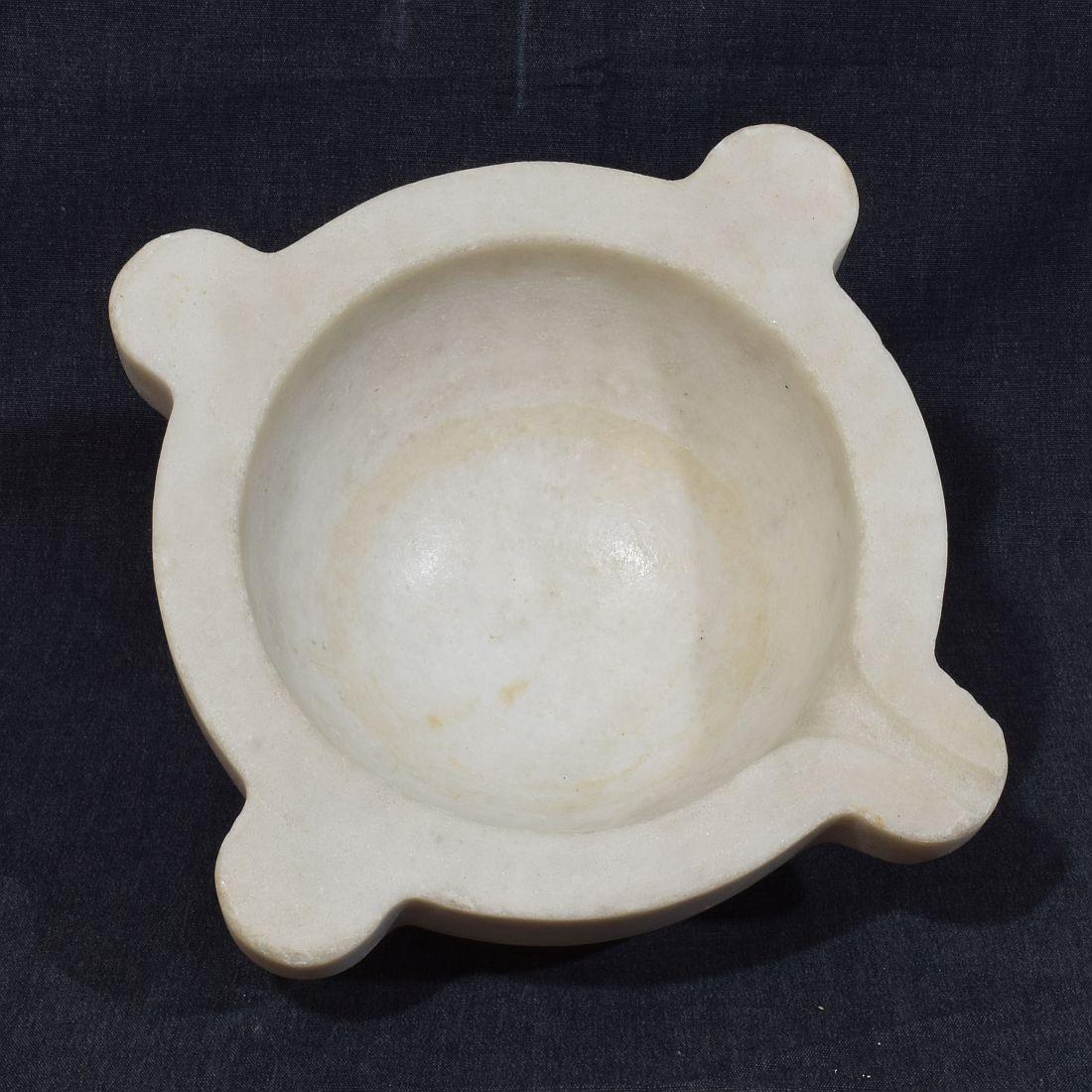 Mortaio francese in marmo bianco del XIX secolo in vendita 6