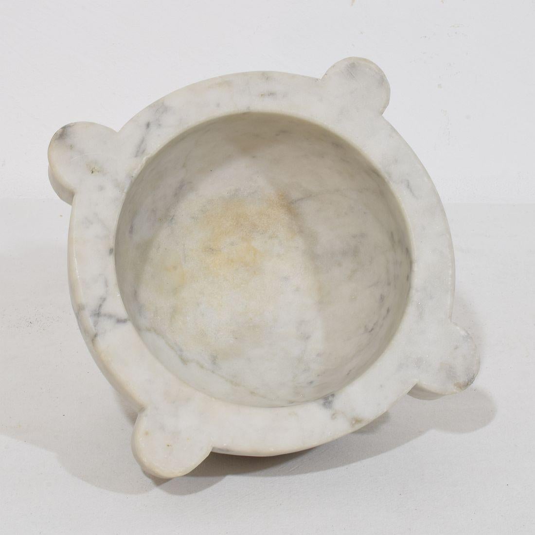 Mortaio francese in marmo bianco del XIX secolo in vendita 5