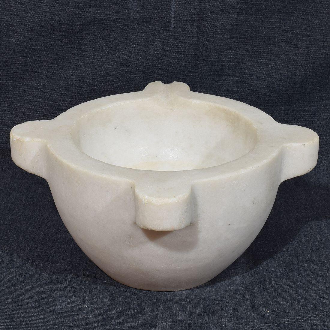 Mortaio francese in marmo bianco del XIX secolo in vendita 1