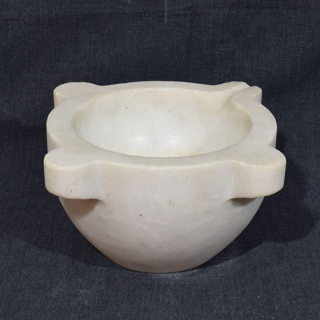 Mortaio francese in marmo bianco del XIX secolo in vendita 2