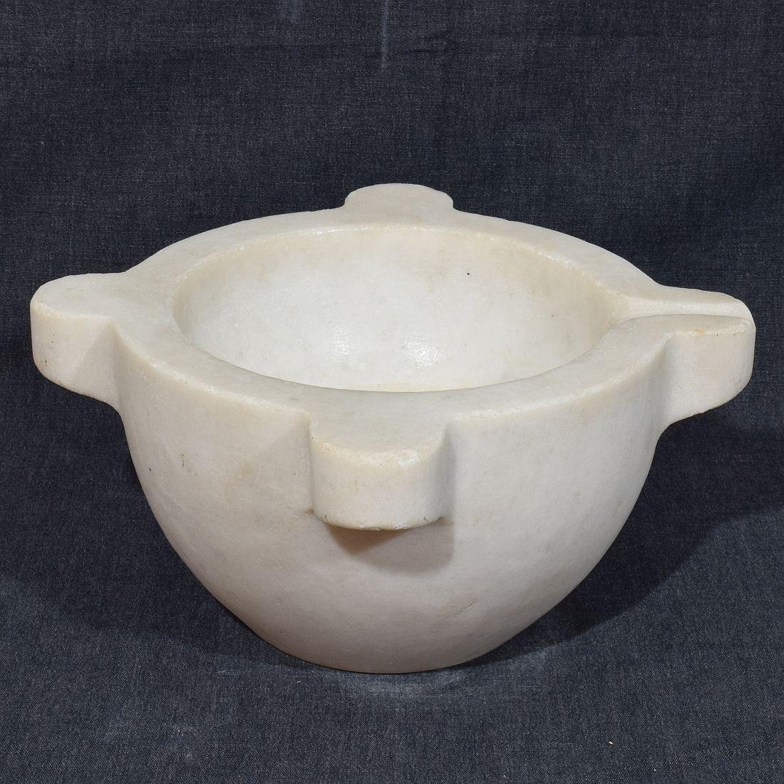 Mortaio francese in marmo bianco del XIX secolo in vendita 3