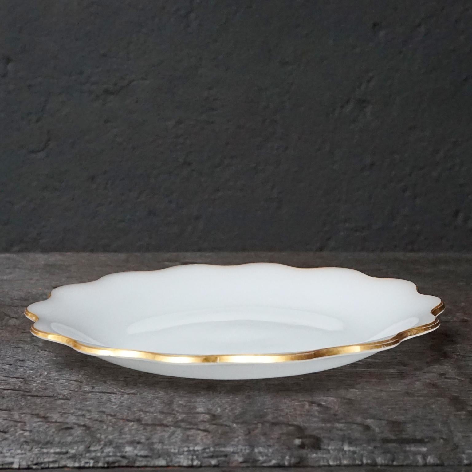 19th Century French White Opaline Glass Pumpkin or Apple Shaped Bowl or Tureen 1