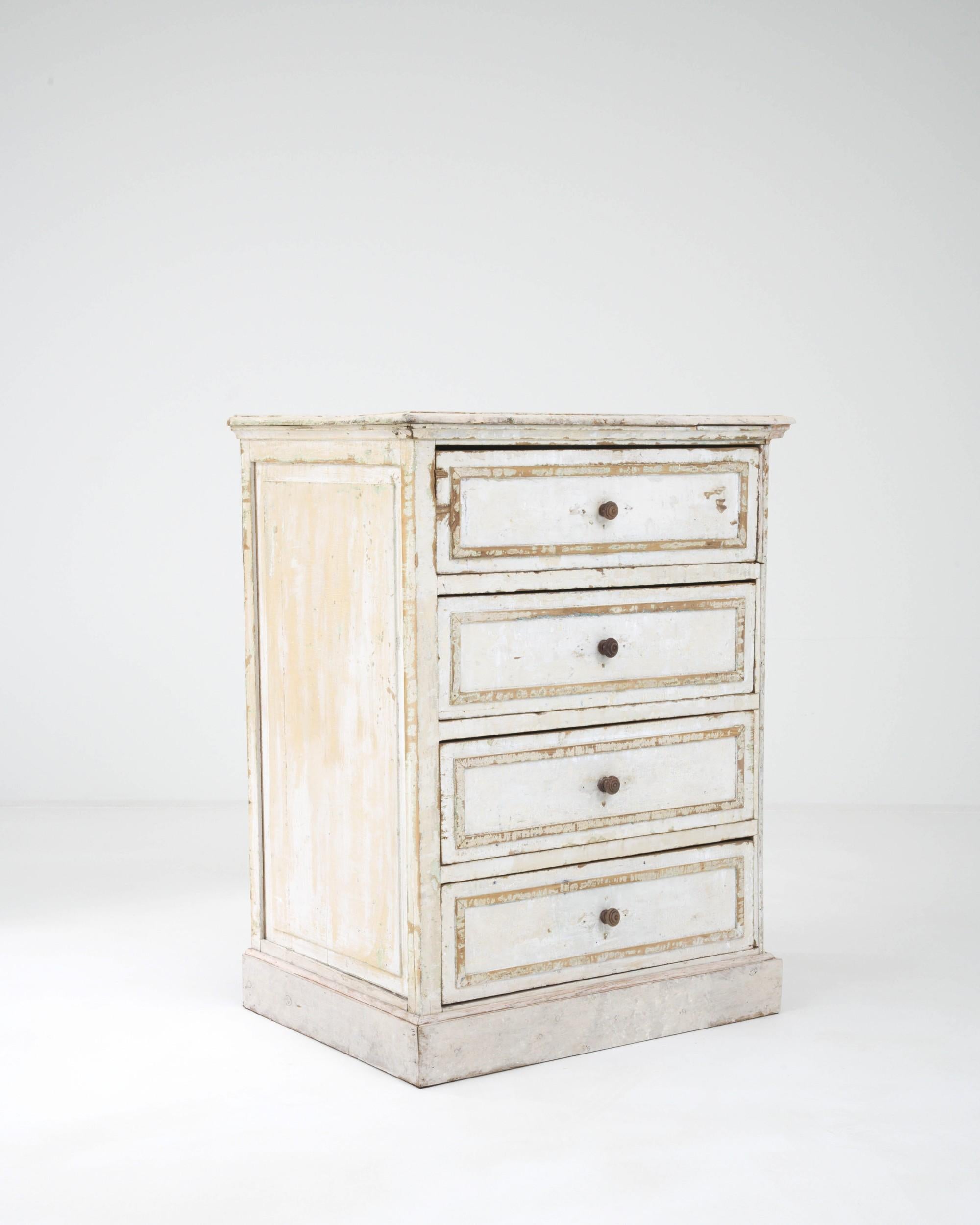 19th Century French White Patinated Chest of Drawers For Sale 5