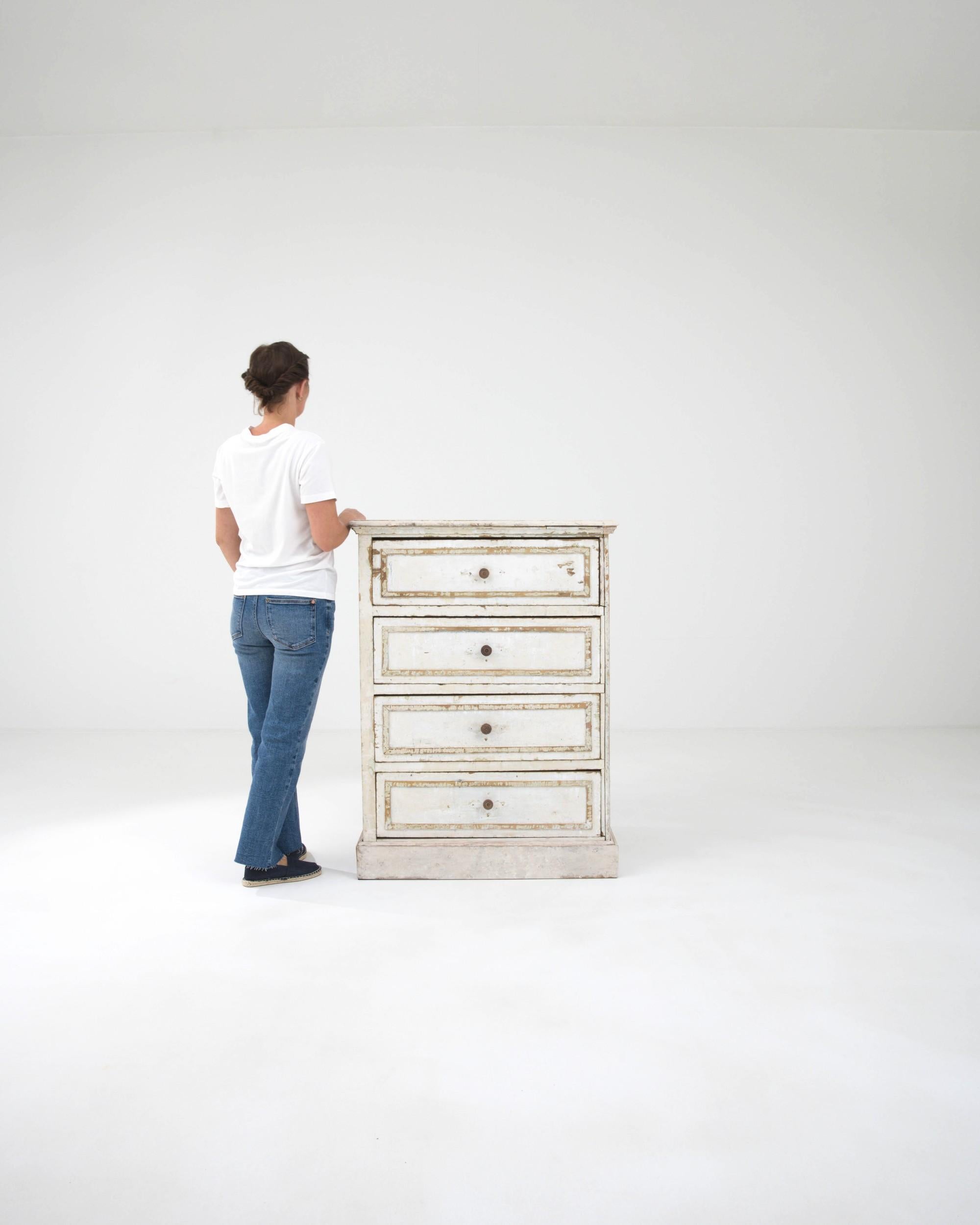 19th Century French White Patinated Chest of Drawers In Good Condition For Sale In High Point, NC