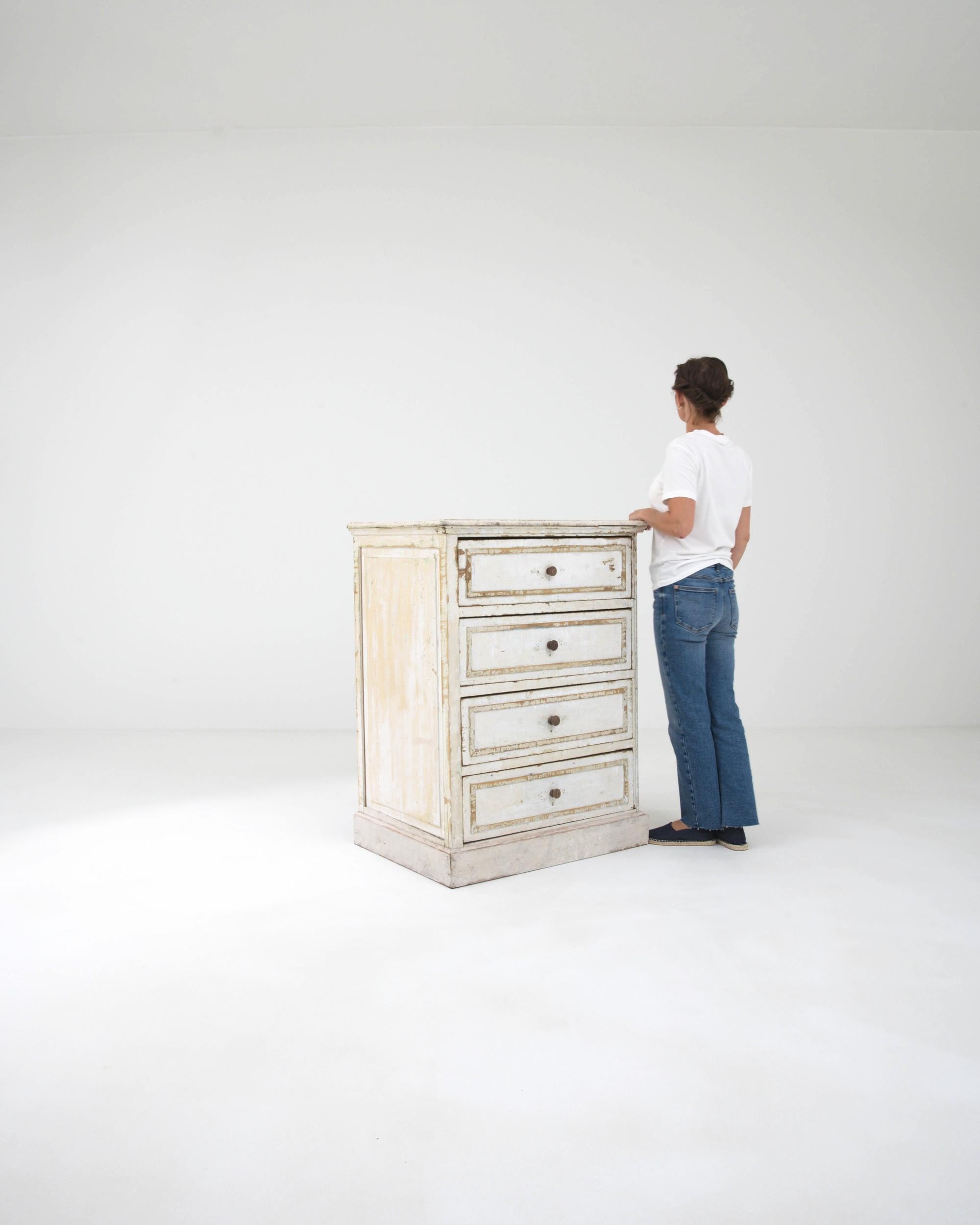19th Century French White Patinated Chest of Drawers For Sale 3