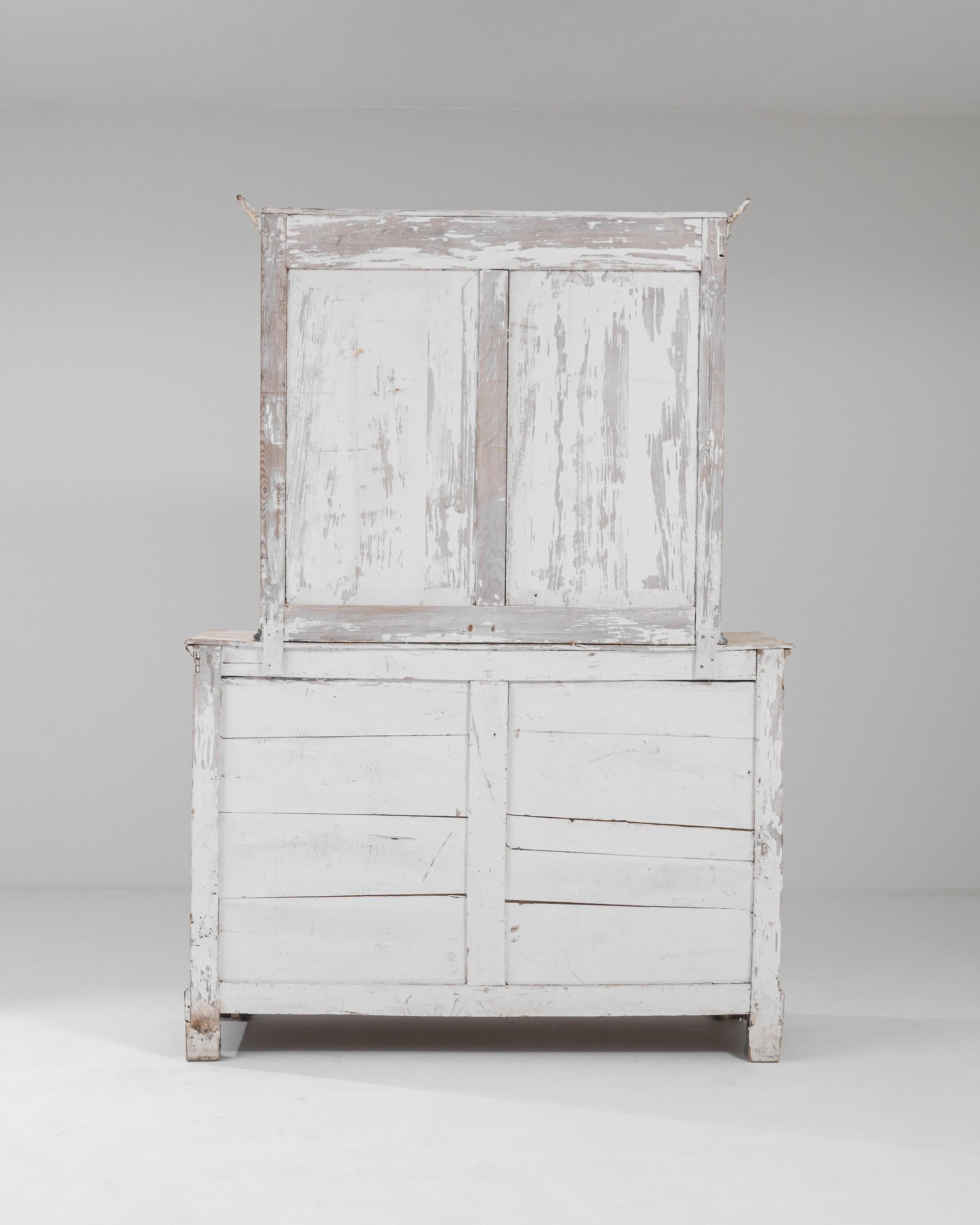 19th Century French White Patinated Vitrine For Sale 9