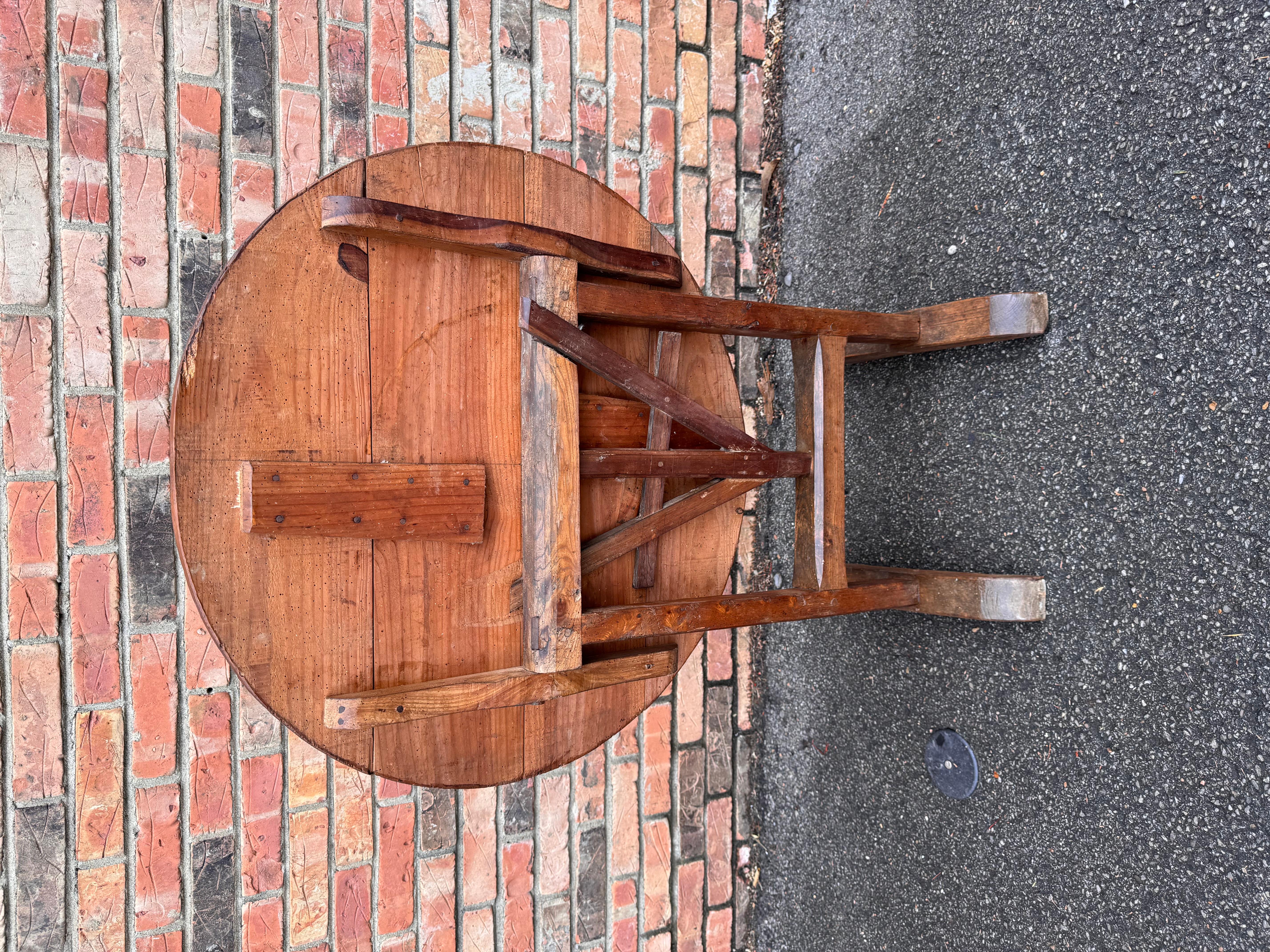 Mesa de vino francesa del siglo XIX en venta 1