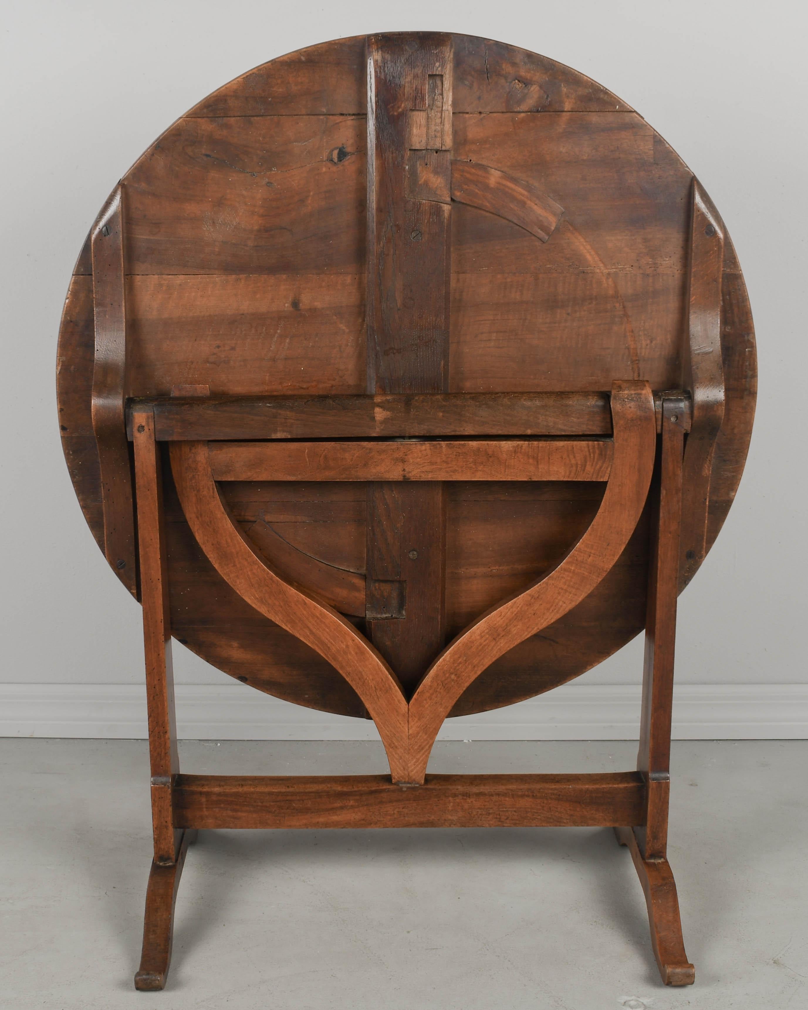 Mesa de cata de vinos francesa del siglo XIX o mesa basculante en Bueno estado para la venta en Winter Park, FL