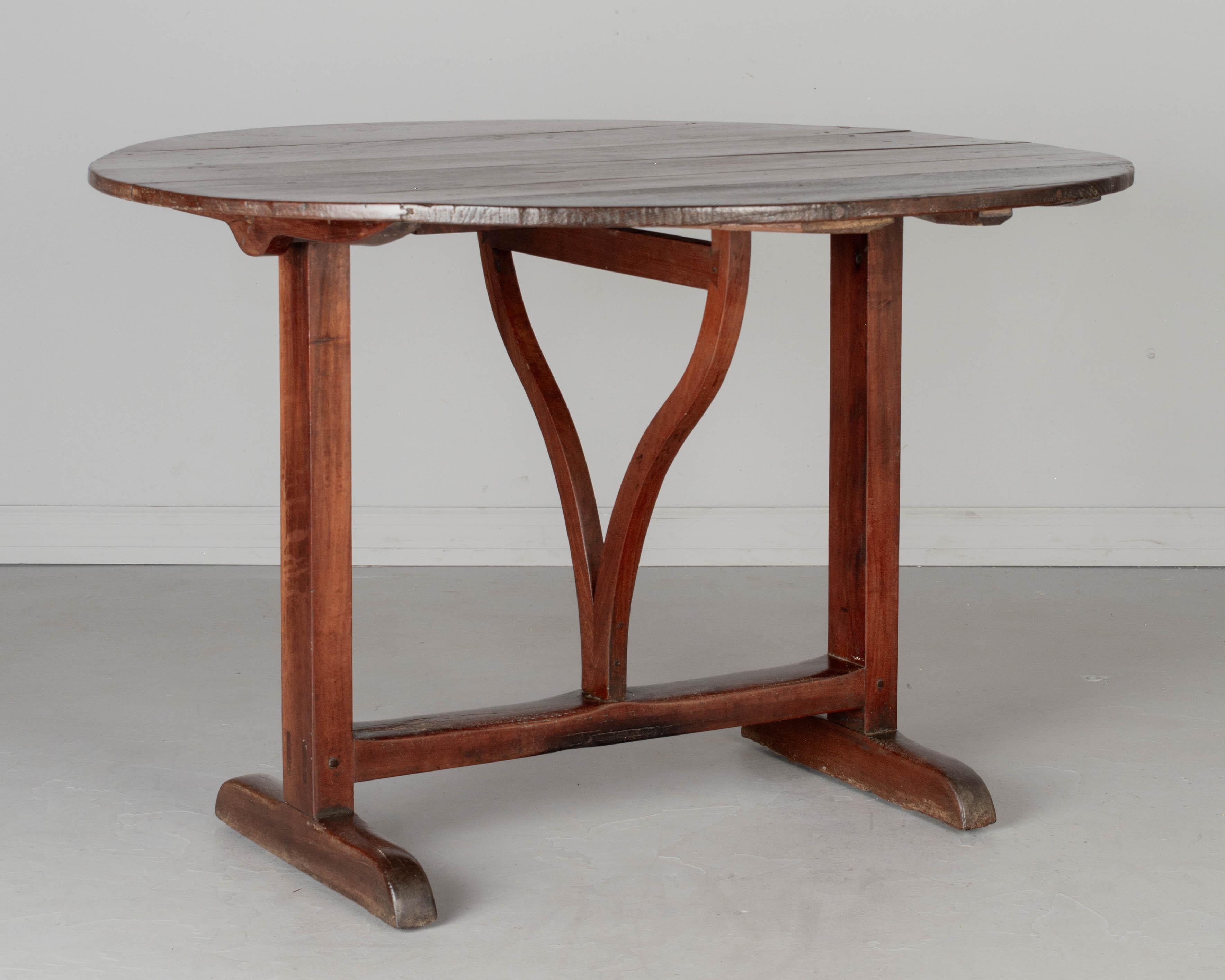 19th Century French Wine Tasting Table or Tilt-Top Table For Sale 3