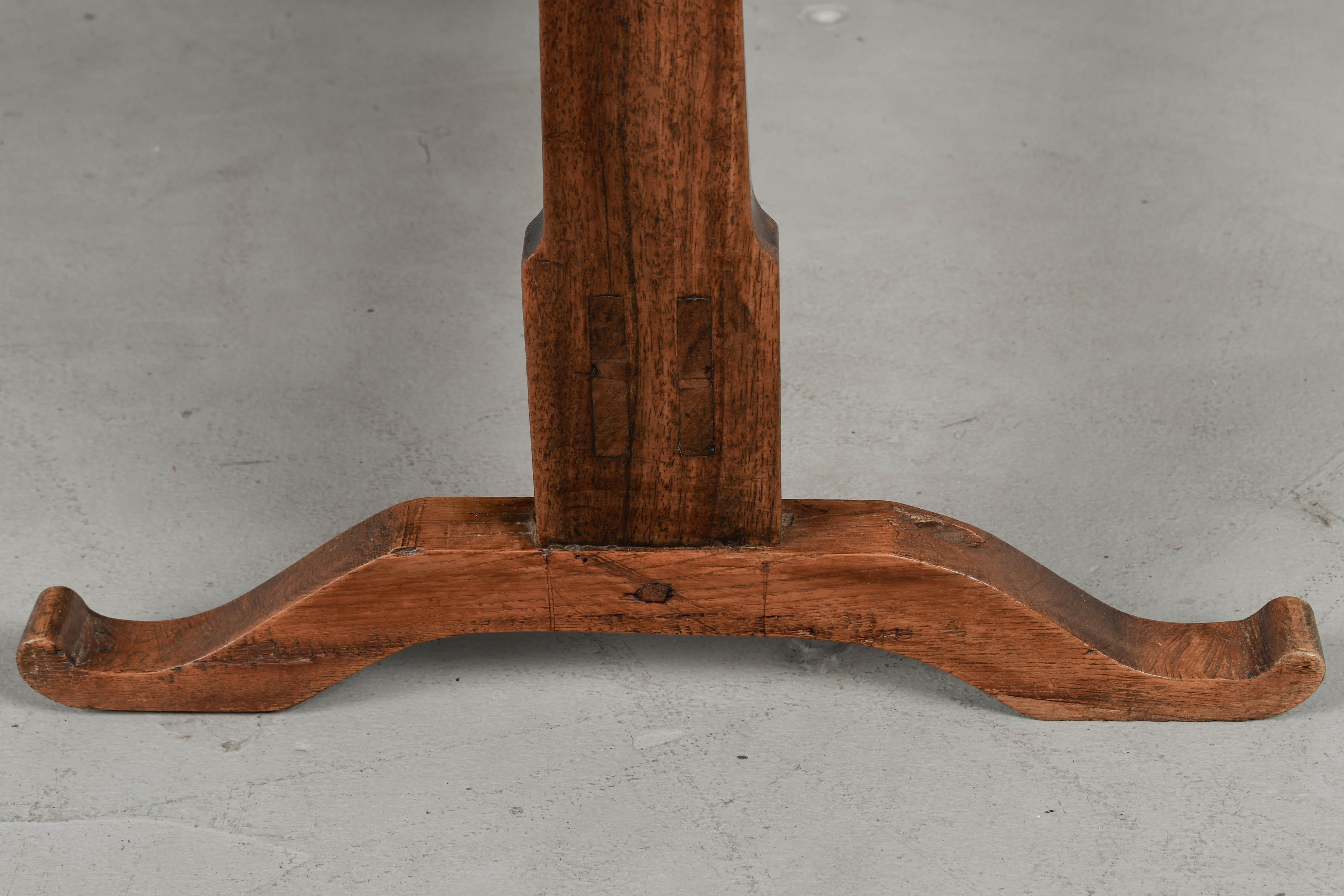 Mesa de cata de vinos francesa del siglo XIX o mesa basculante en venta 2