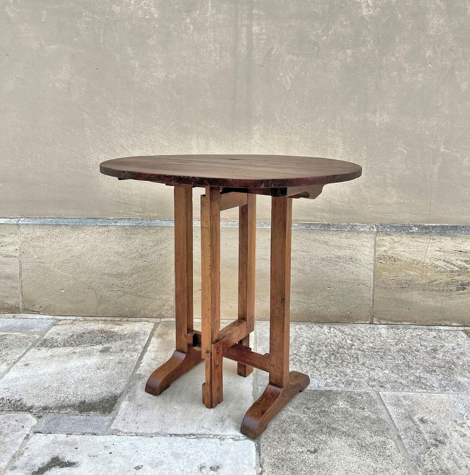 19th century French winetable tiltop  For Sale 8