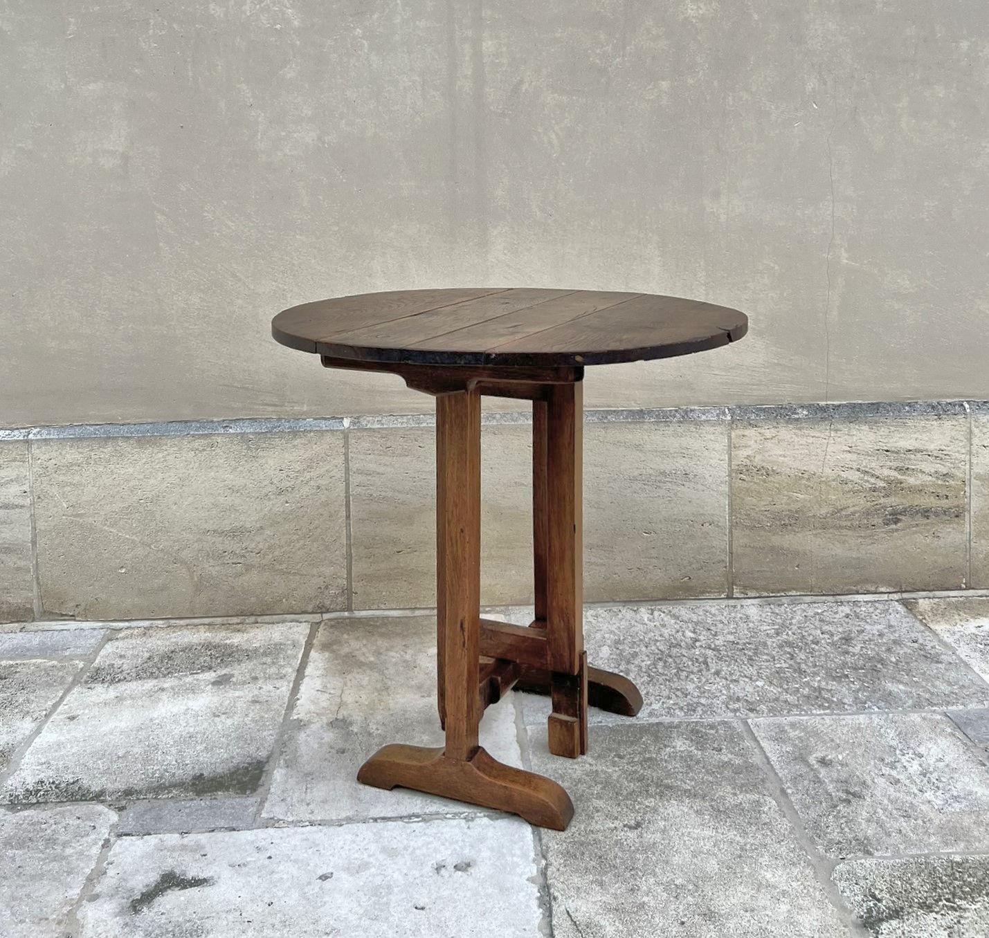 19th century French winetable tiltop  For Sale 3