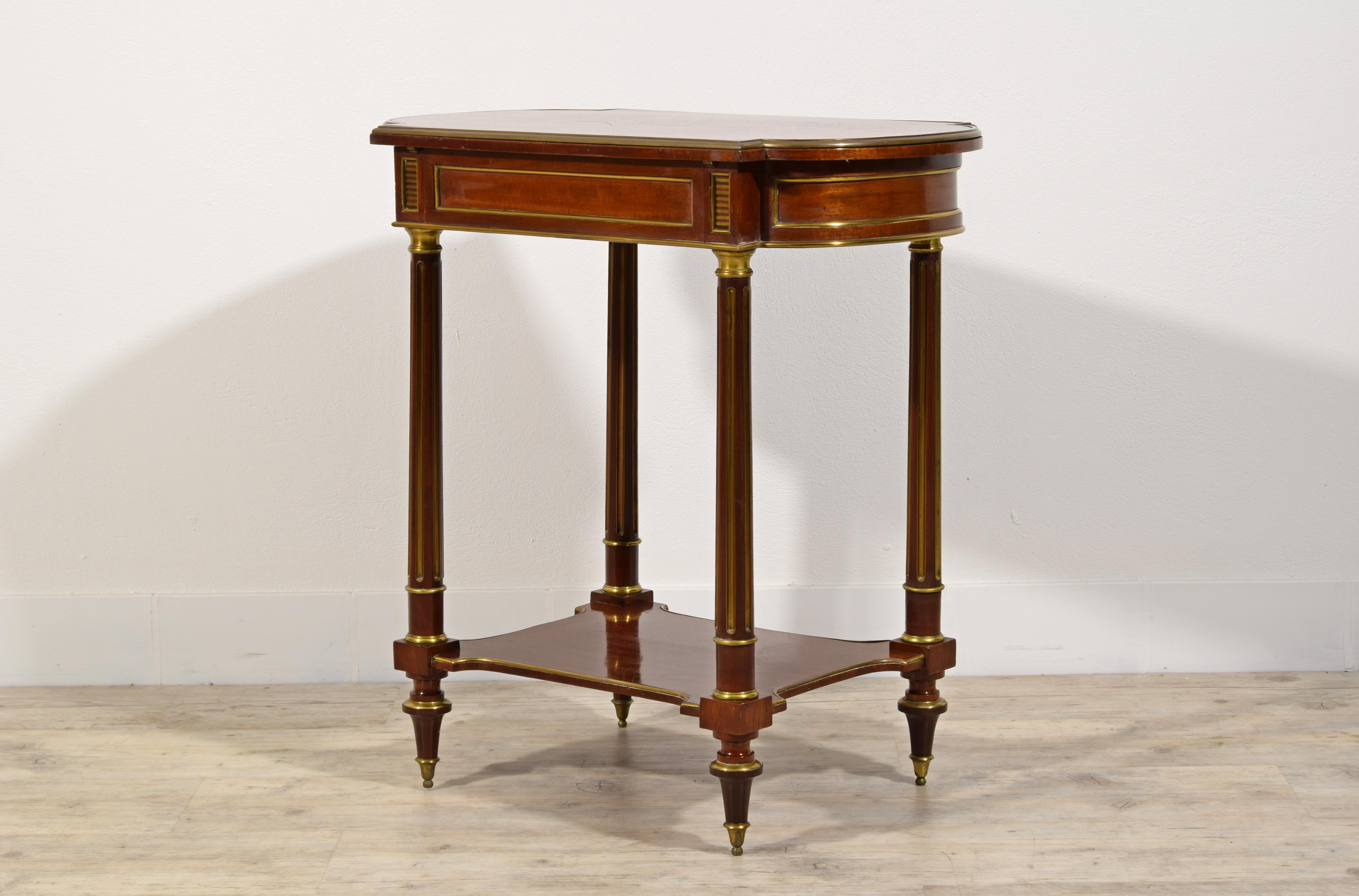 Französischer Tisch aus Holz und vergoldeter Bronze aus dem 19. Jahrhundert im Angebot 2