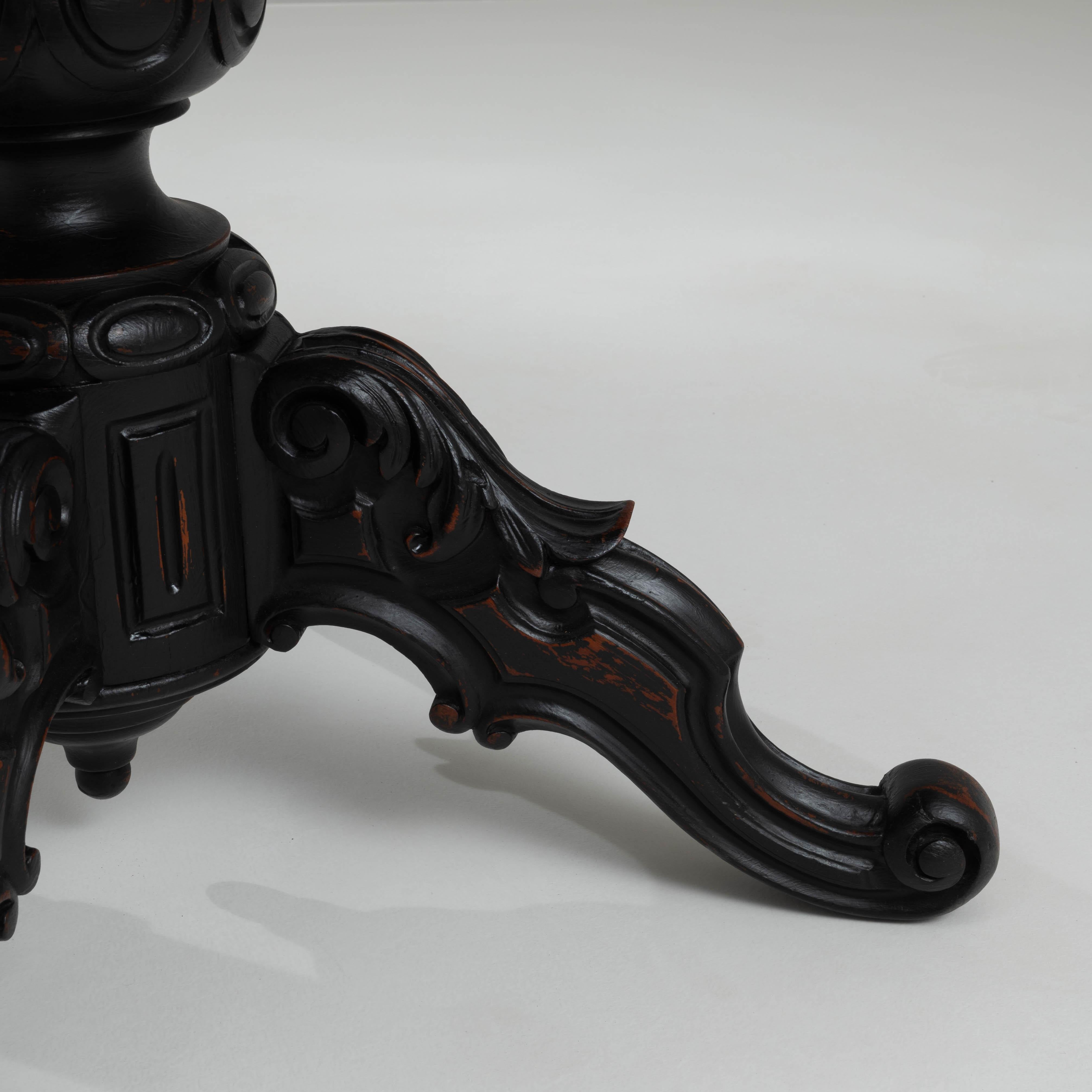 Table d'appoint en bois patiné noir du 19e siècle, France en vente 3