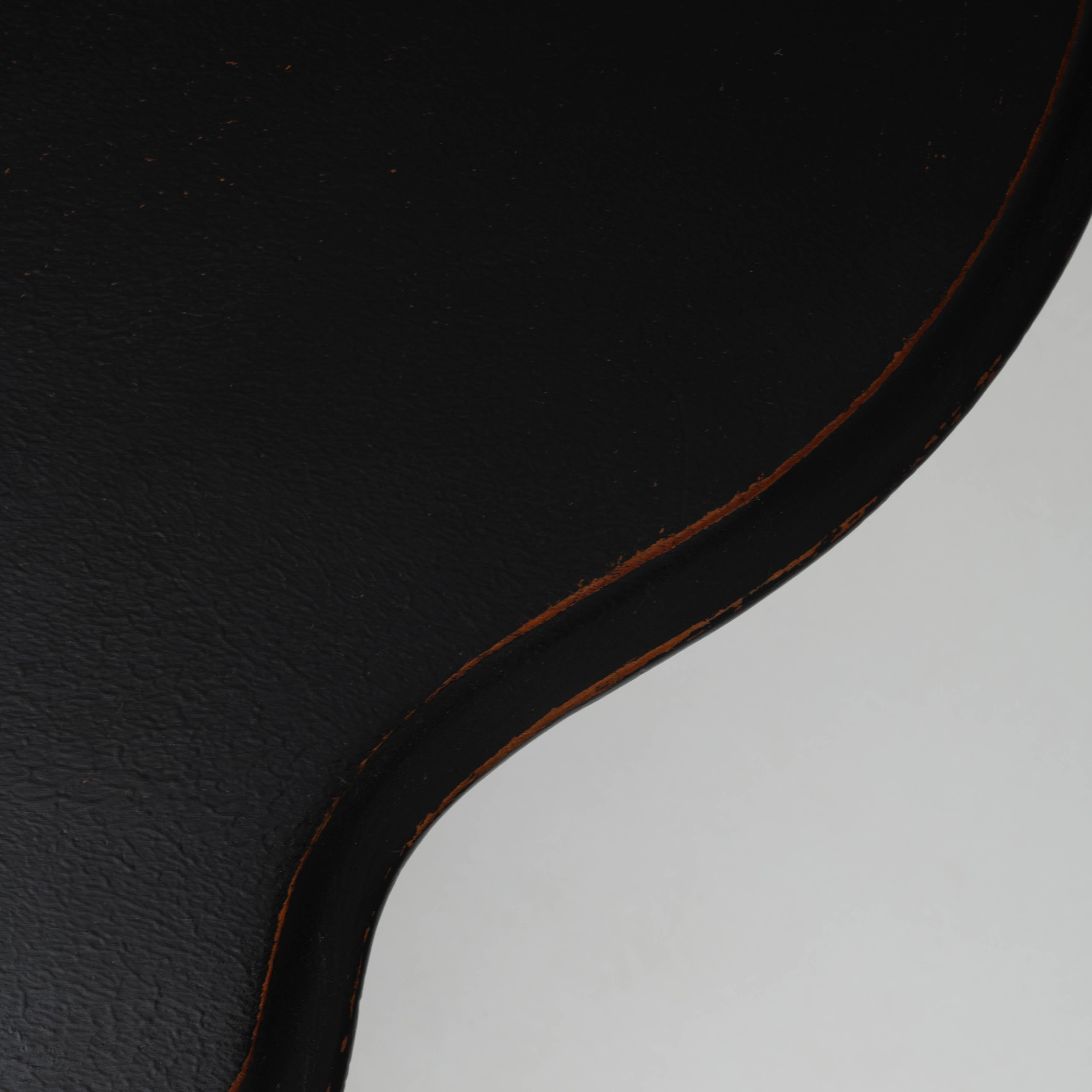 Table d'appoint en bois patiné noir du 19e siècle, France en vente 5