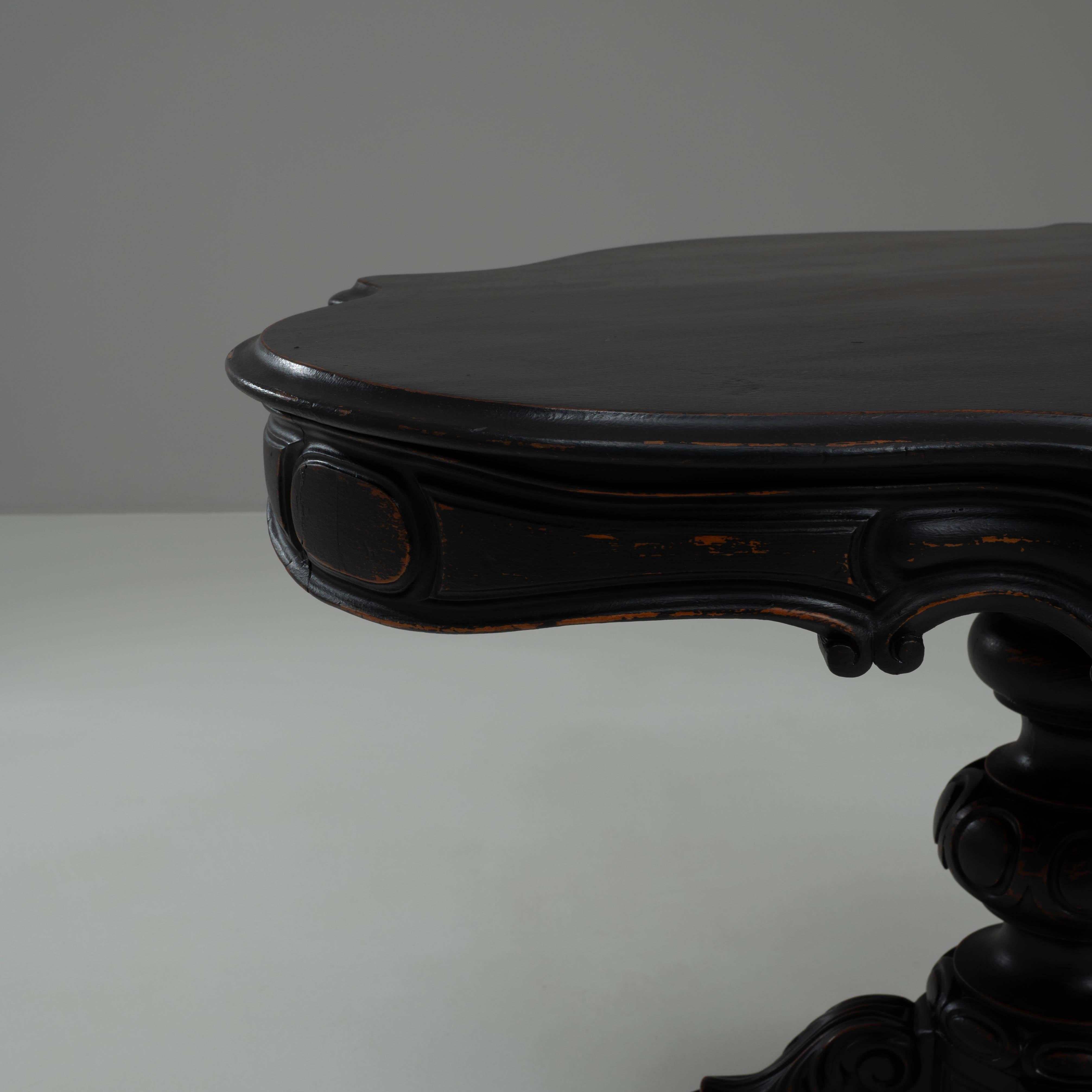 Bois Table d'appoint en bois patiné noir du 19e siècle, France en vente