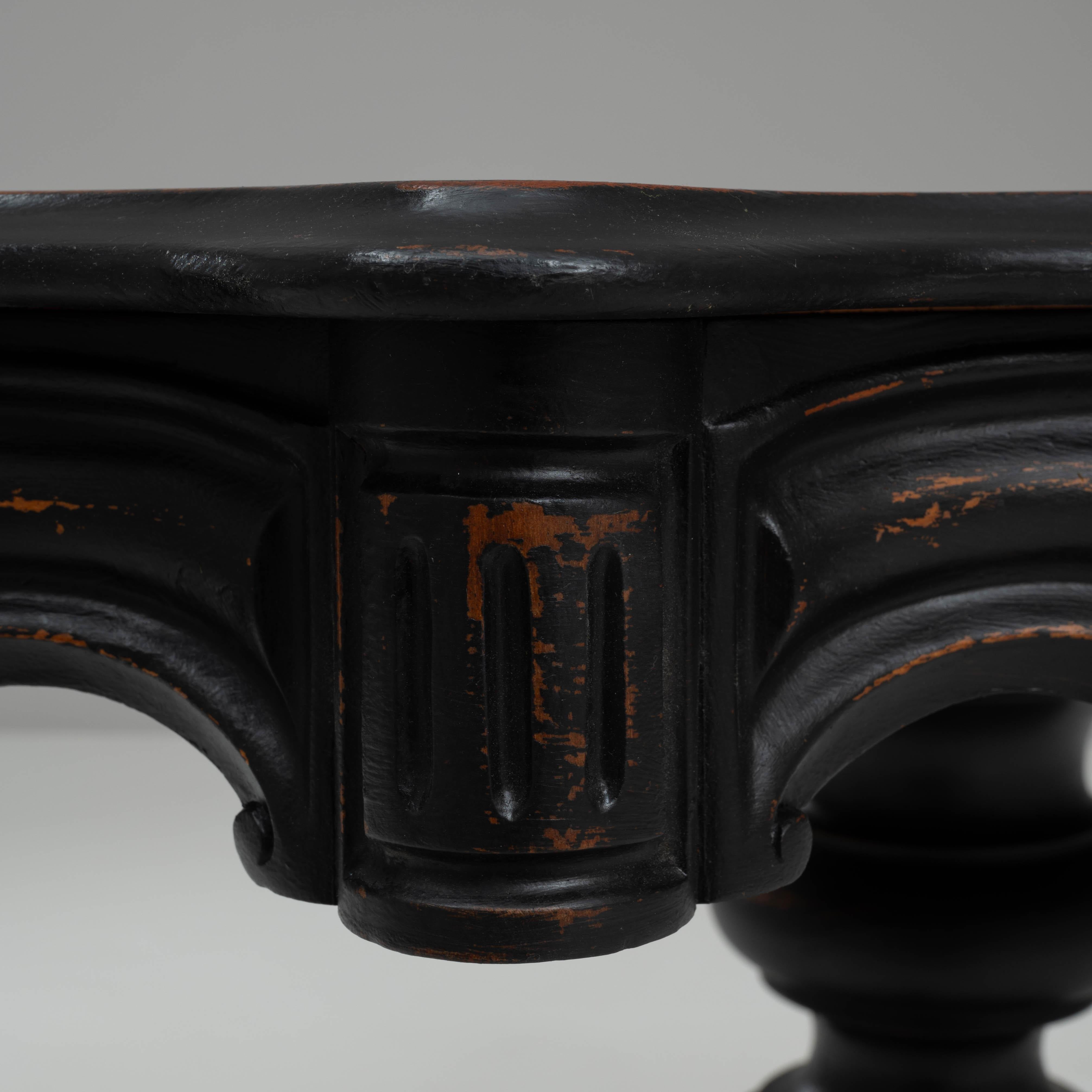 Table d'appoint en bois patiné noir du 19e siècle, France en vente 1