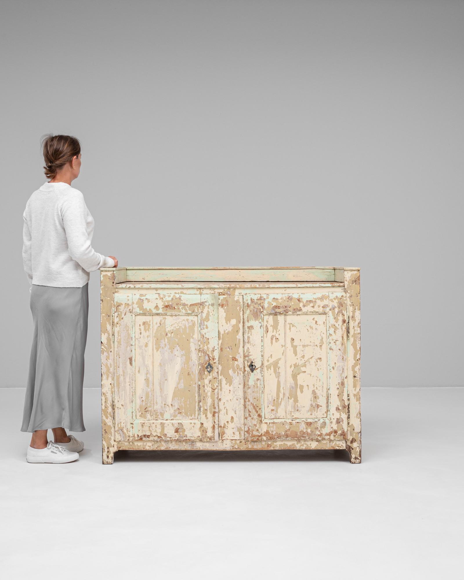 19th Century French Wood Patinated Buffet In condizioni buone in vendita a High Point, NC