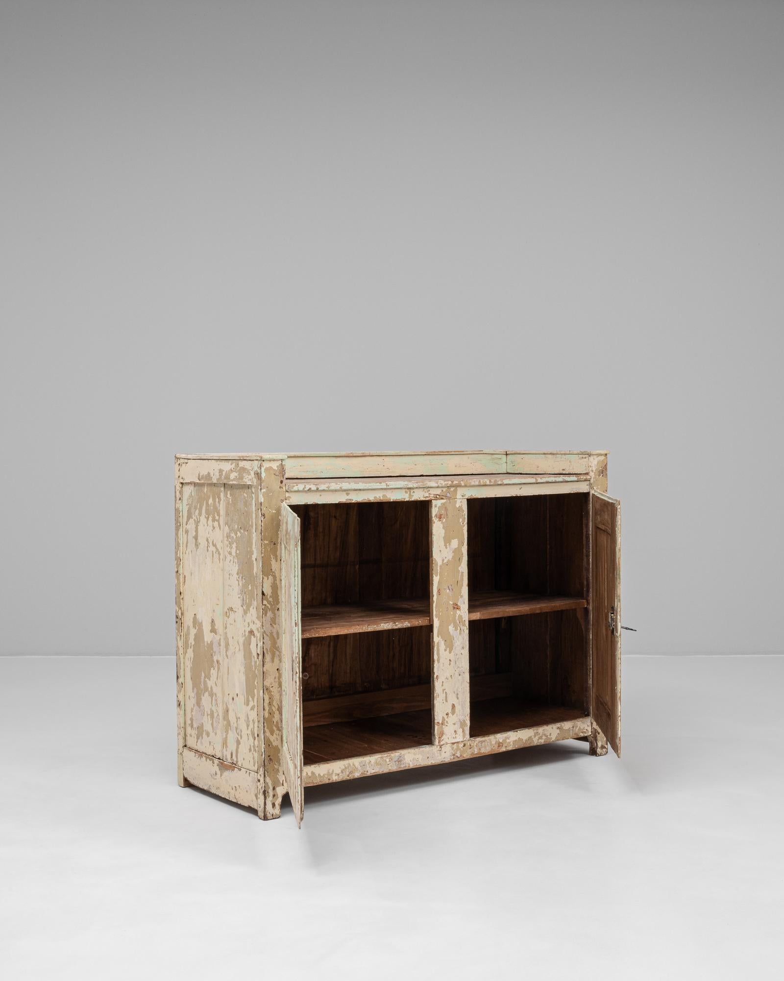 Legno 19th Century French Wood Patinated Buffet in vendita