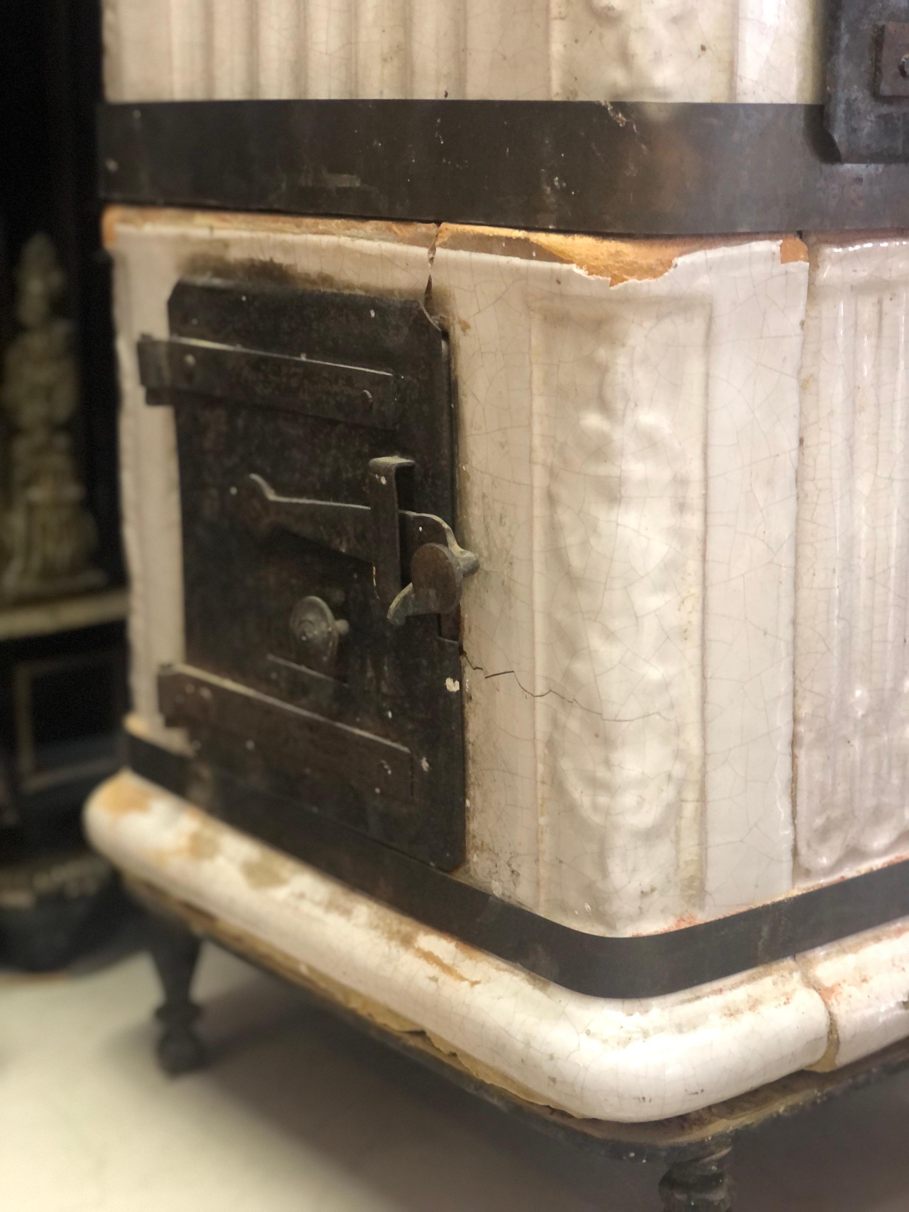 19th Century French Wood Stove in White Ceramic and Nice Decoration In Good Condition In Sofia, BG